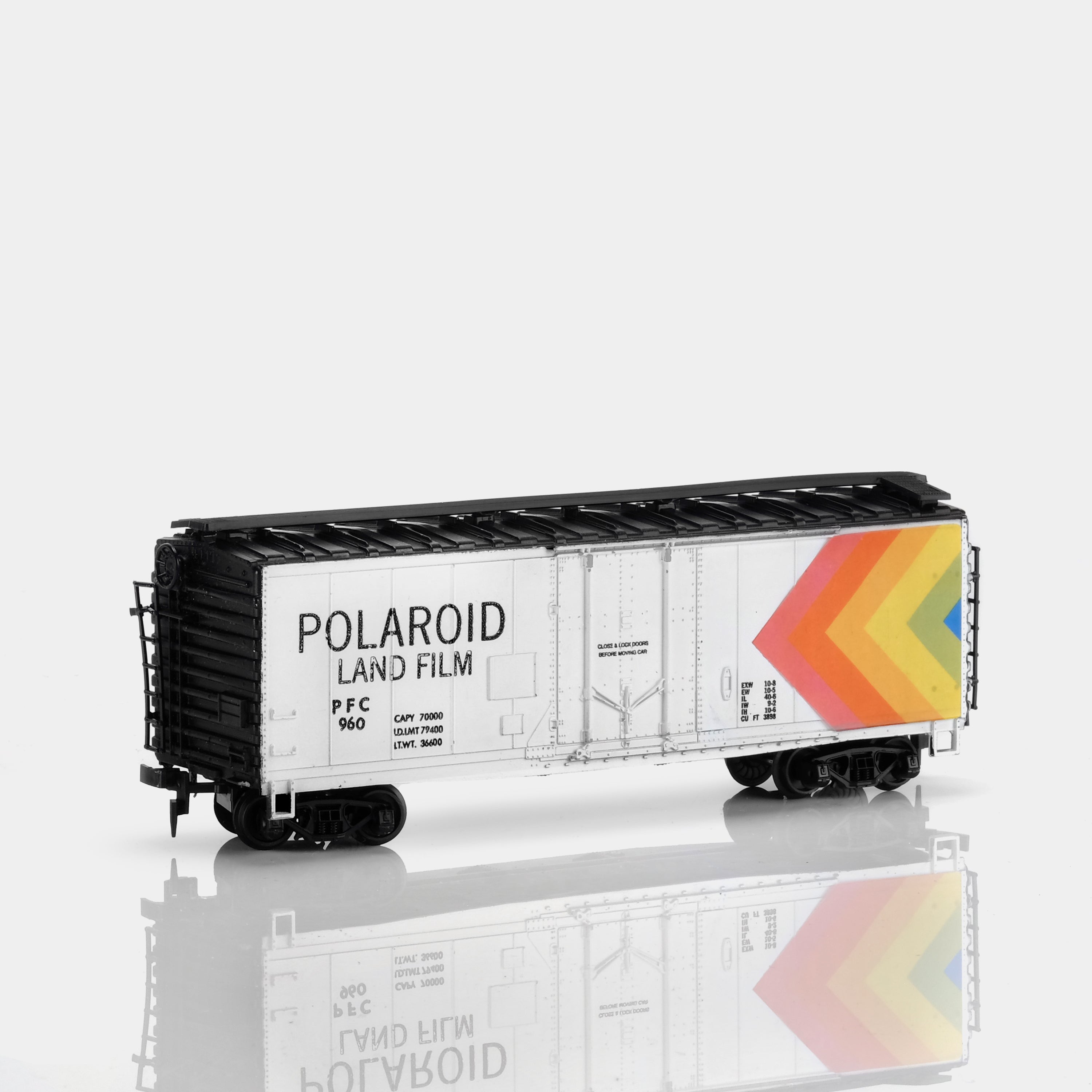 AHM Polaroid Land Film HO Toy Train Piece