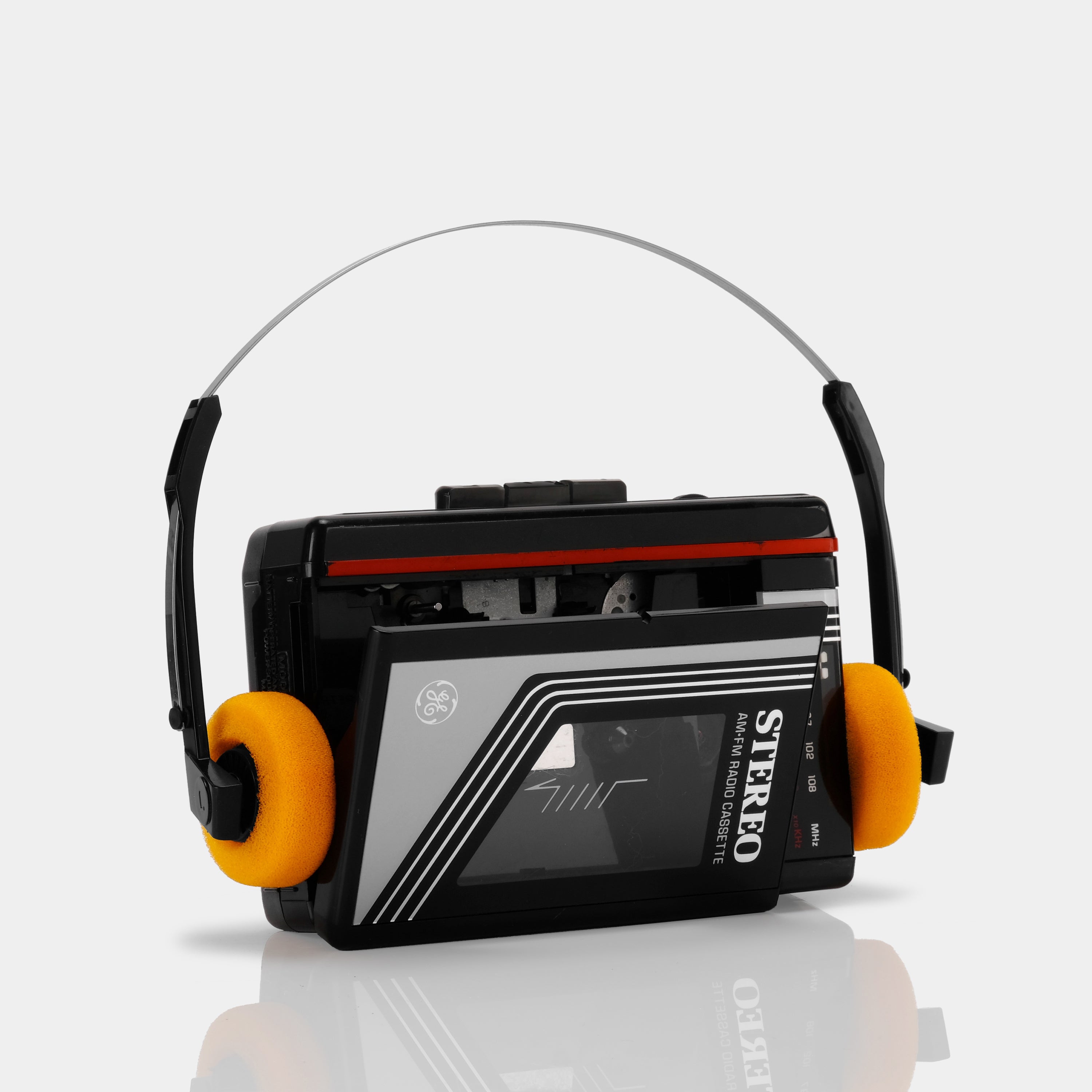 General Electric 3-5472A Stereo AM/FM Cassette Player