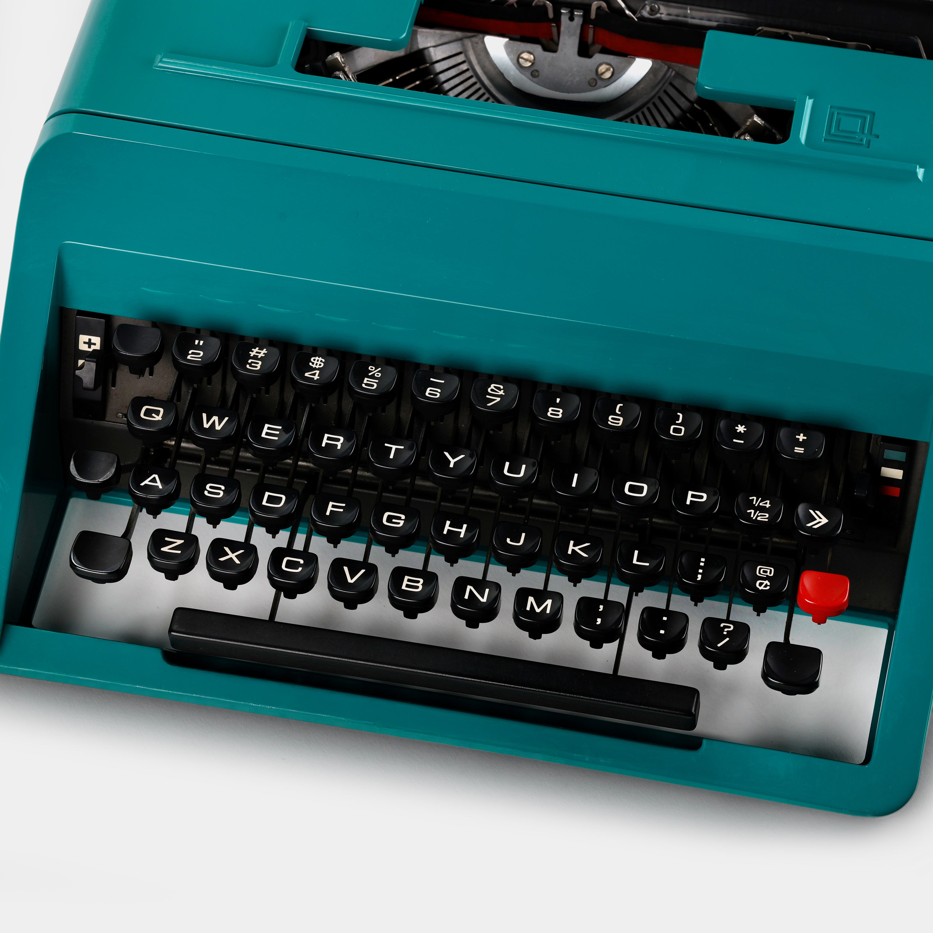 Olivetti Underwood Studio 45 Turquoise Manual Typewriter and Case