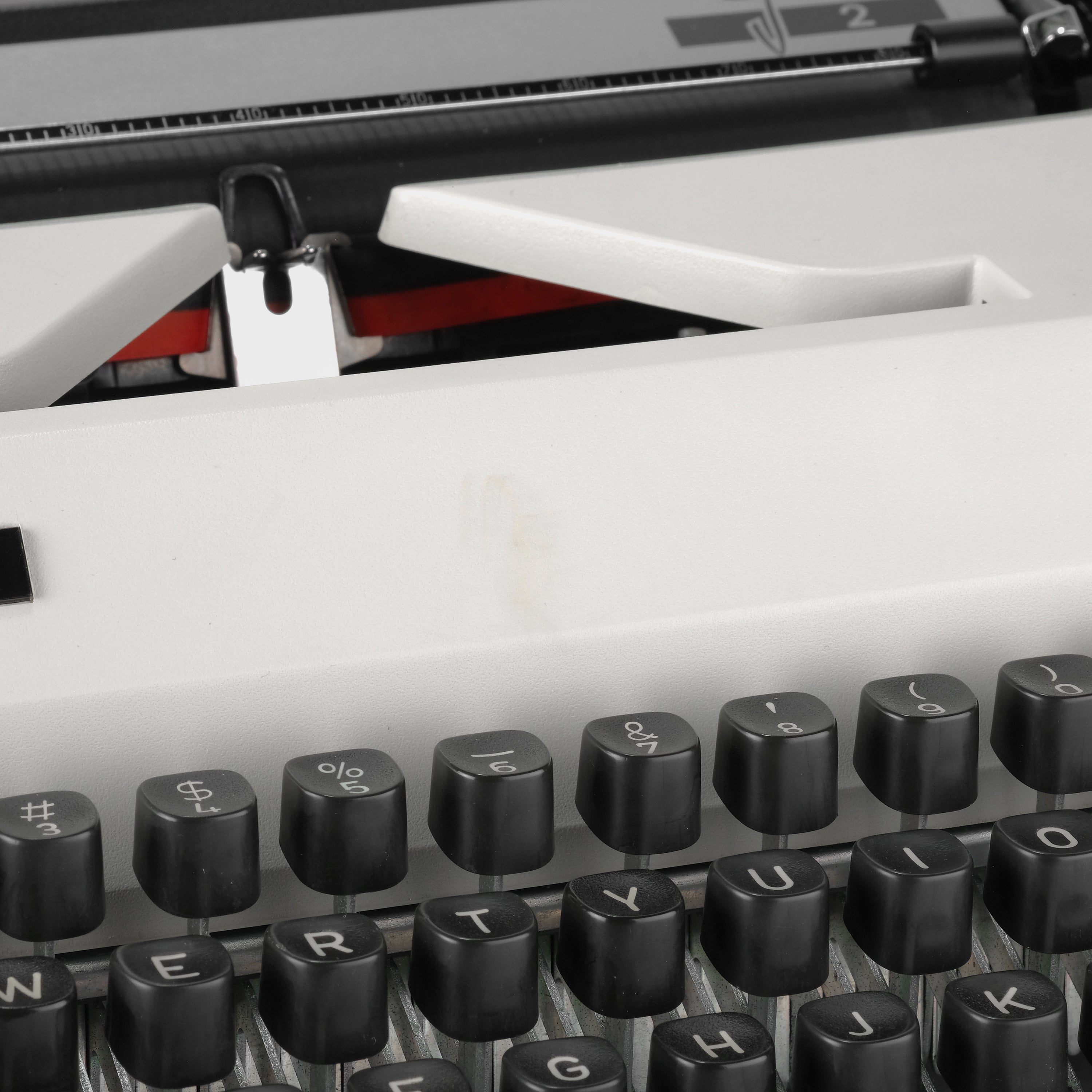 Adler J2 White Manual Typewriter and Case