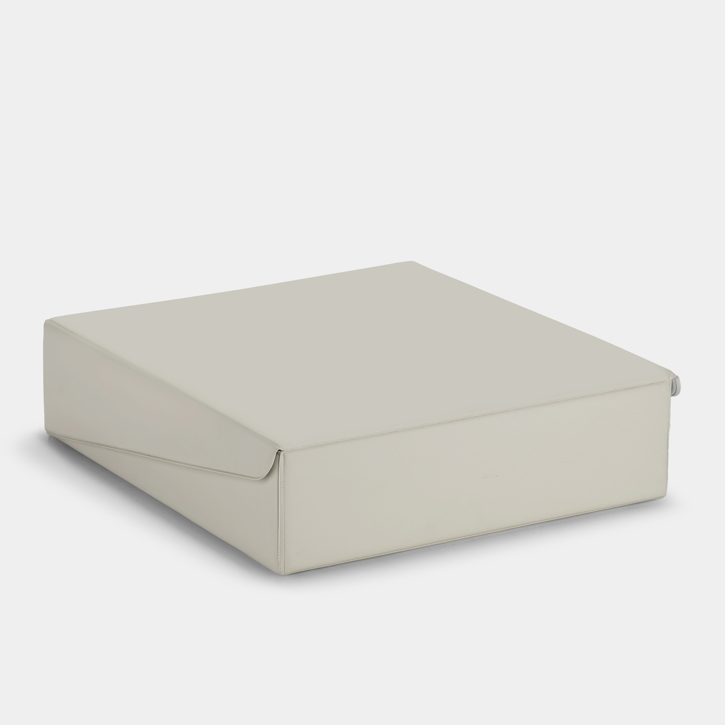 Olivetti Lettera 25 Cream Manual Typewriter