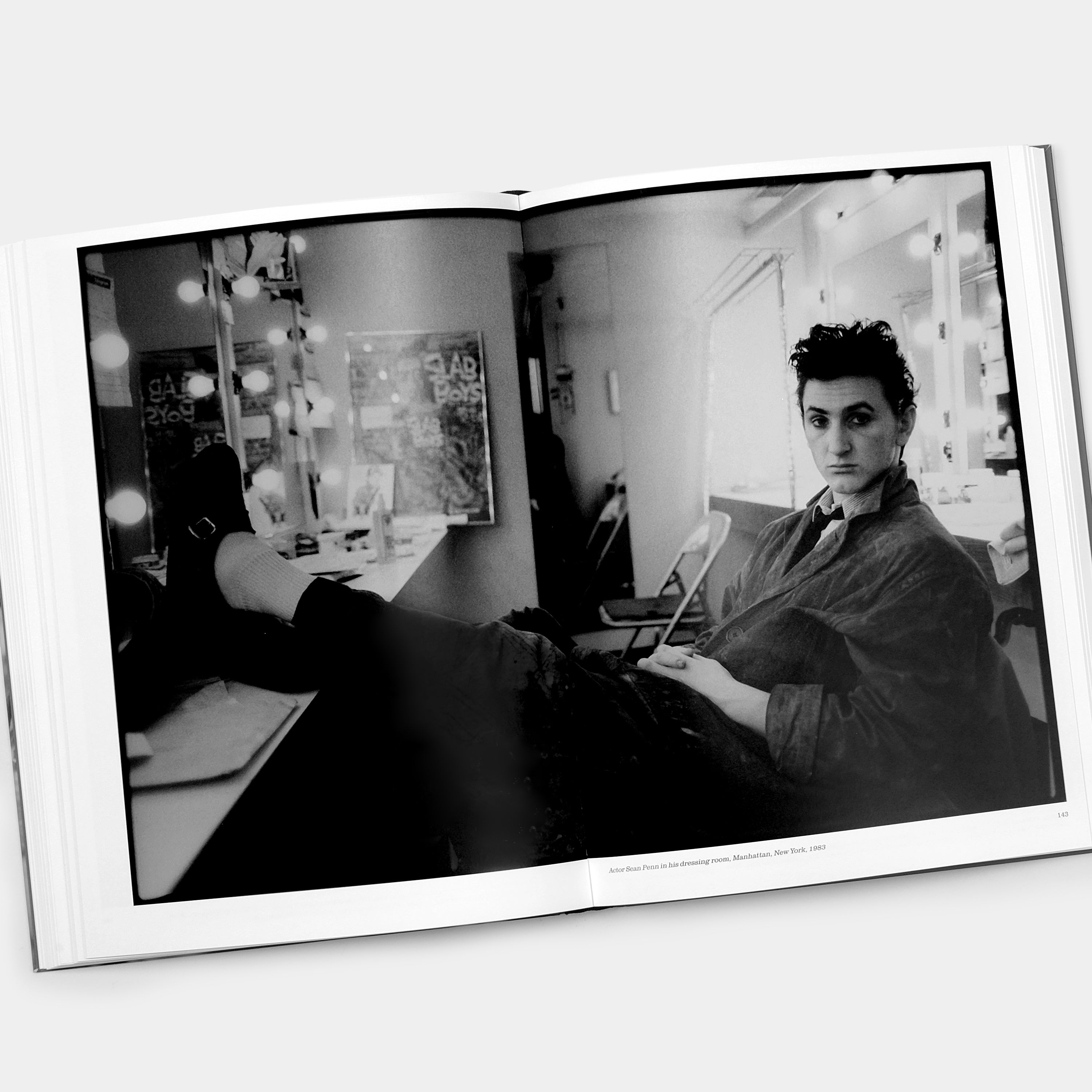 Seen Behind the Scene by Mary Ellen Mark Phaidon Book