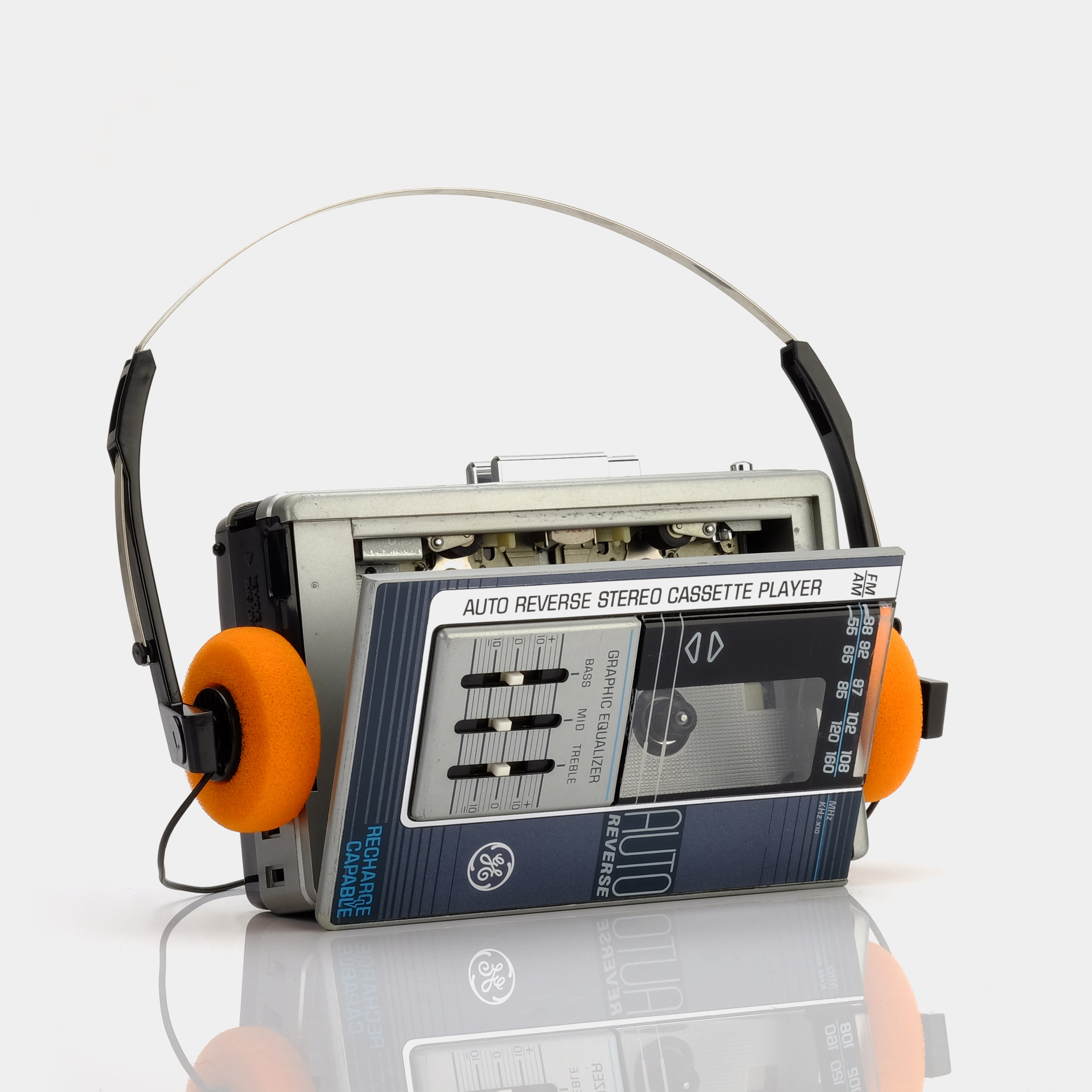 General Electric 3-5477A Auto Reverse AM/FM Portable Cassette Player