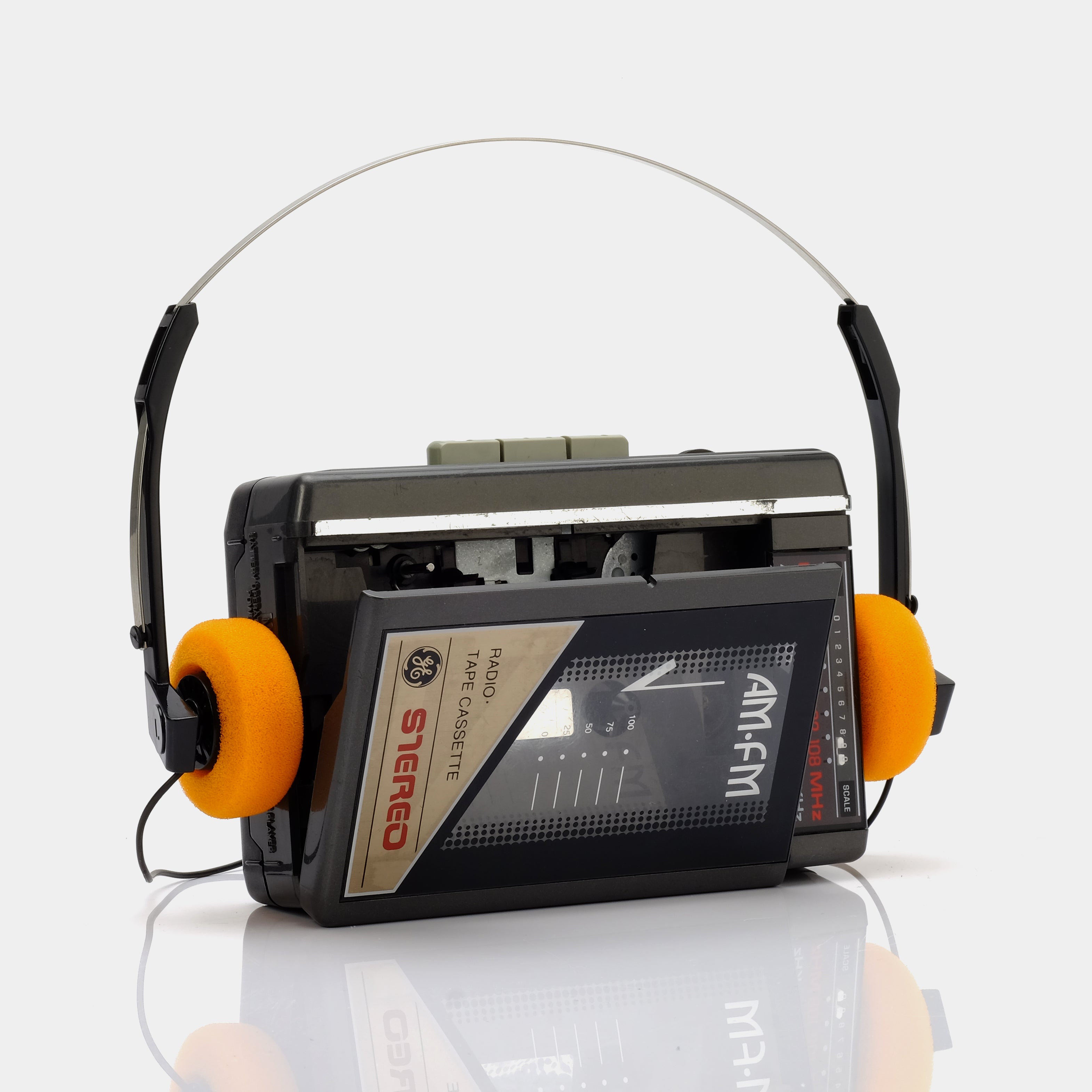 General Electric AM/FM Portable Cassette Player