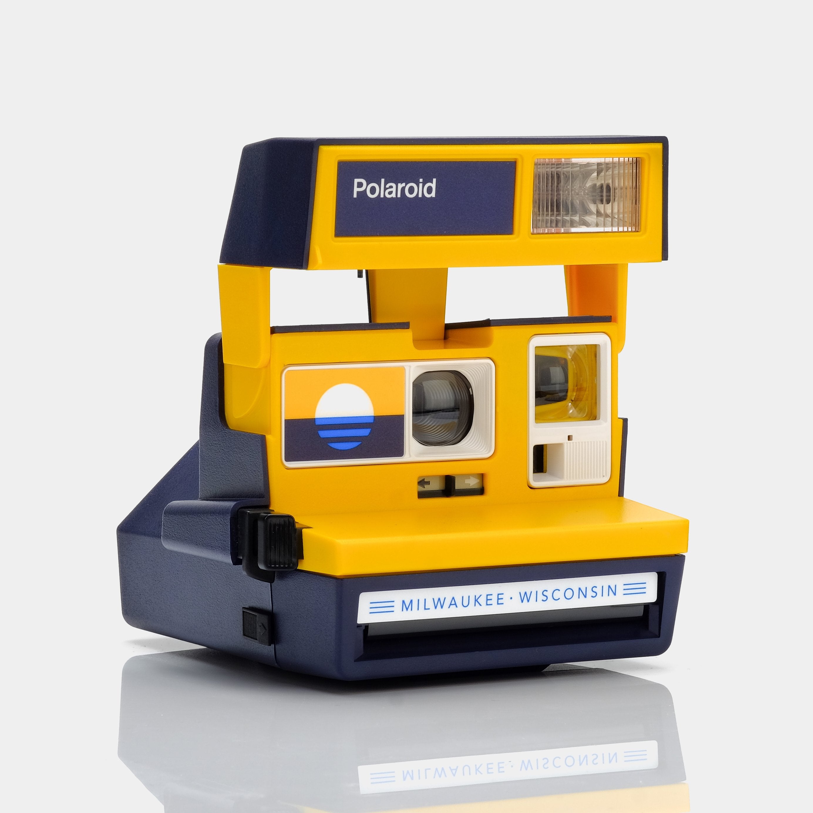 Polaroid 600 Milwaukee Flag Instant Film Camera