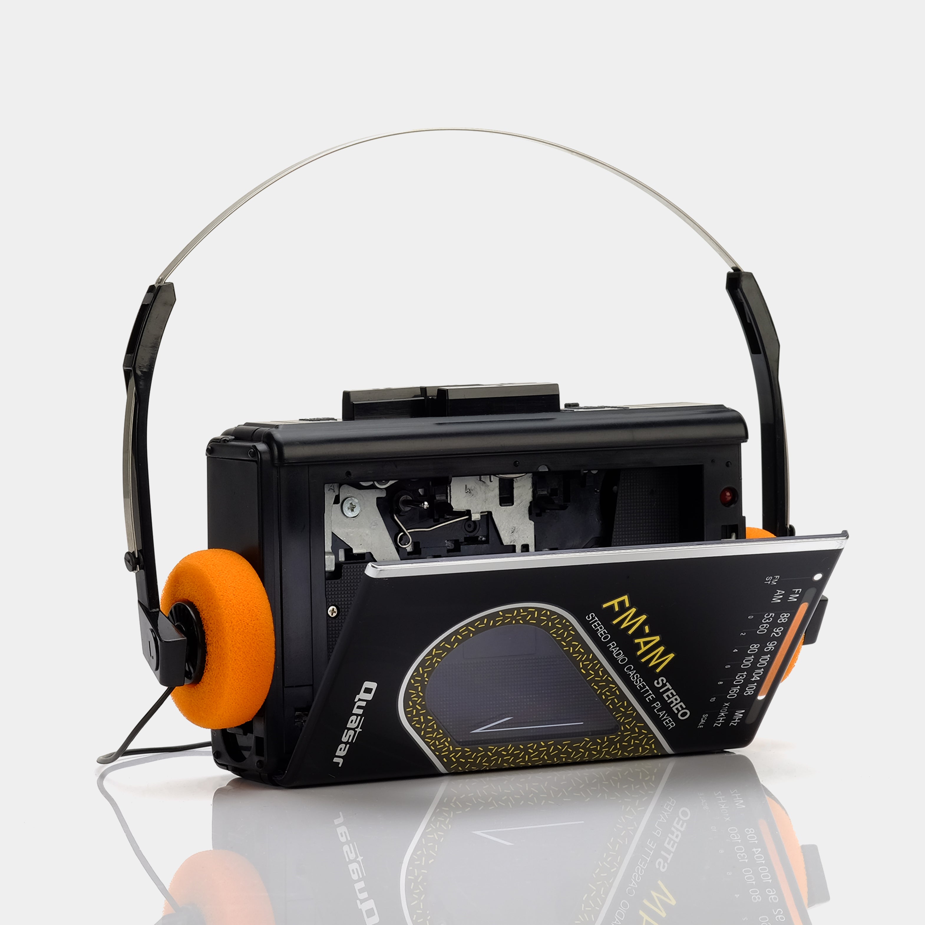 Quasar AM/FM Portable Cassette Player