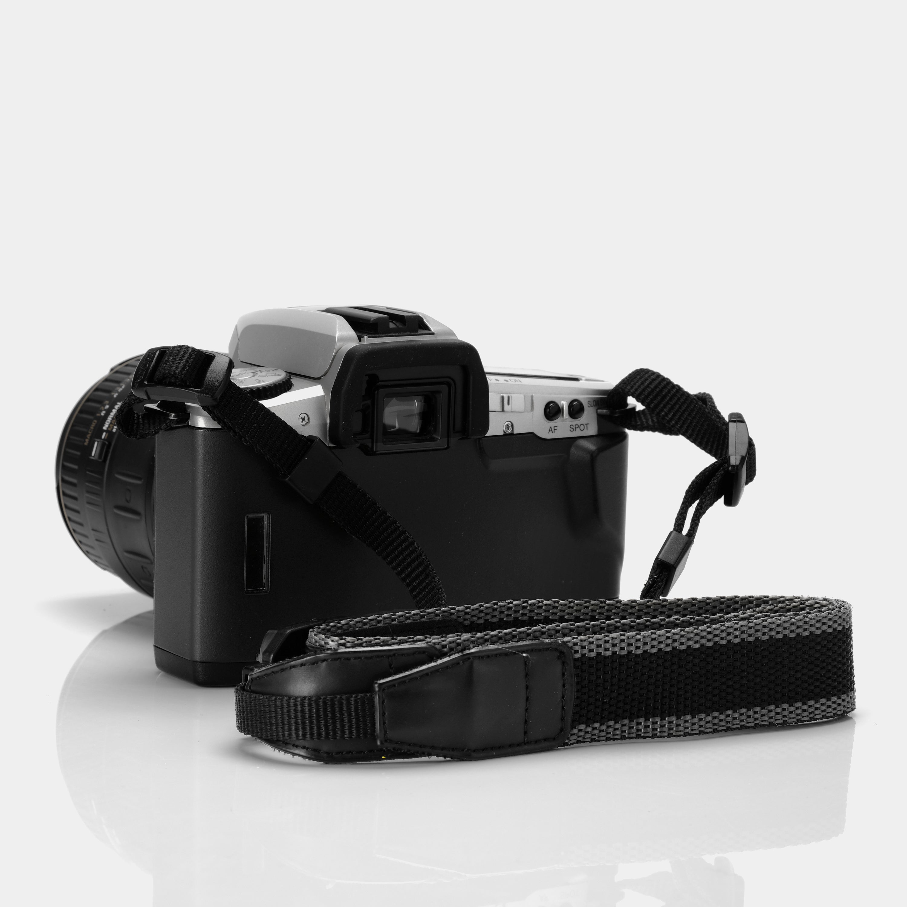 Minolta Maxxum 5 SLR 35mm Film Camera