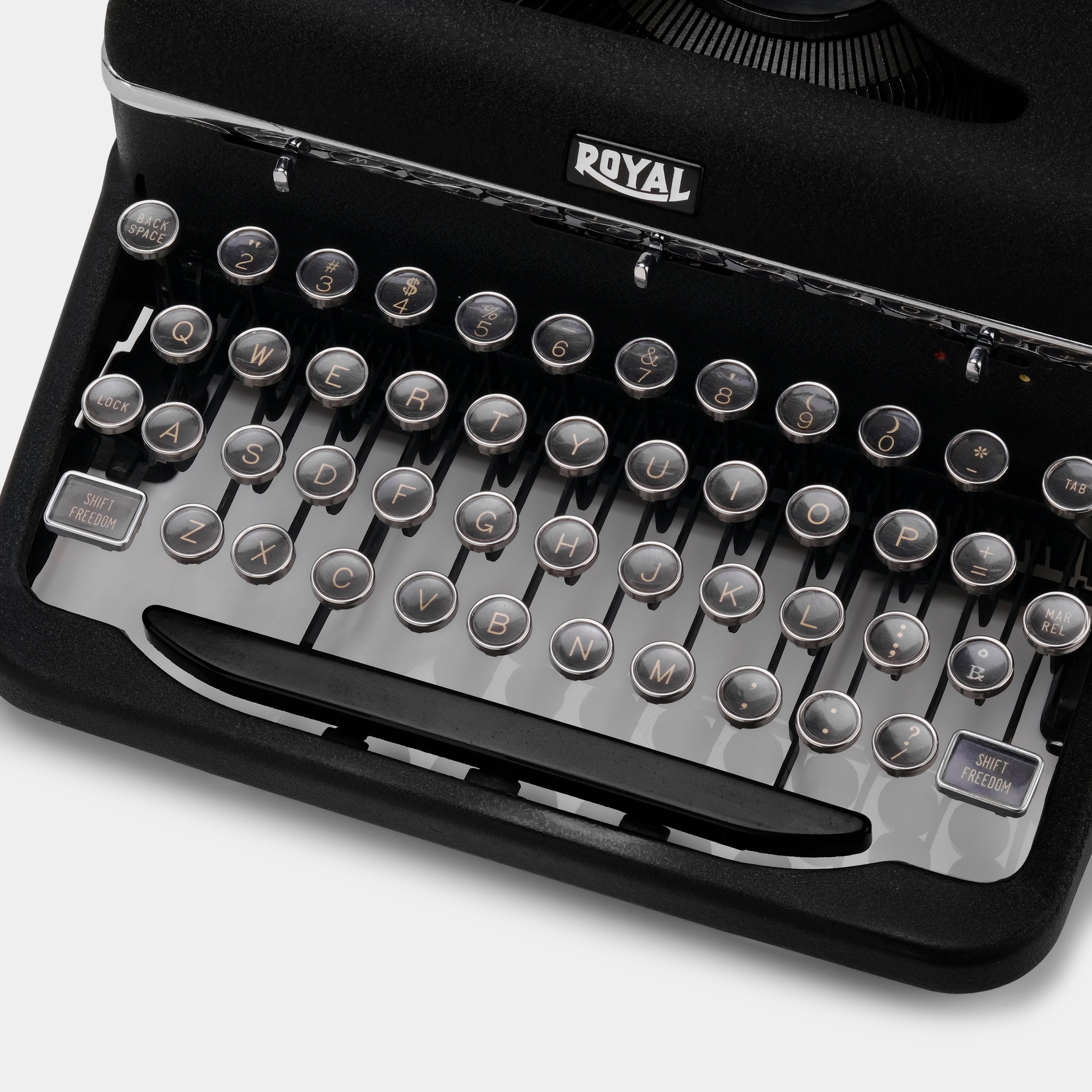 Royal Quiet De Luxe Black Manual Typewriter and Case