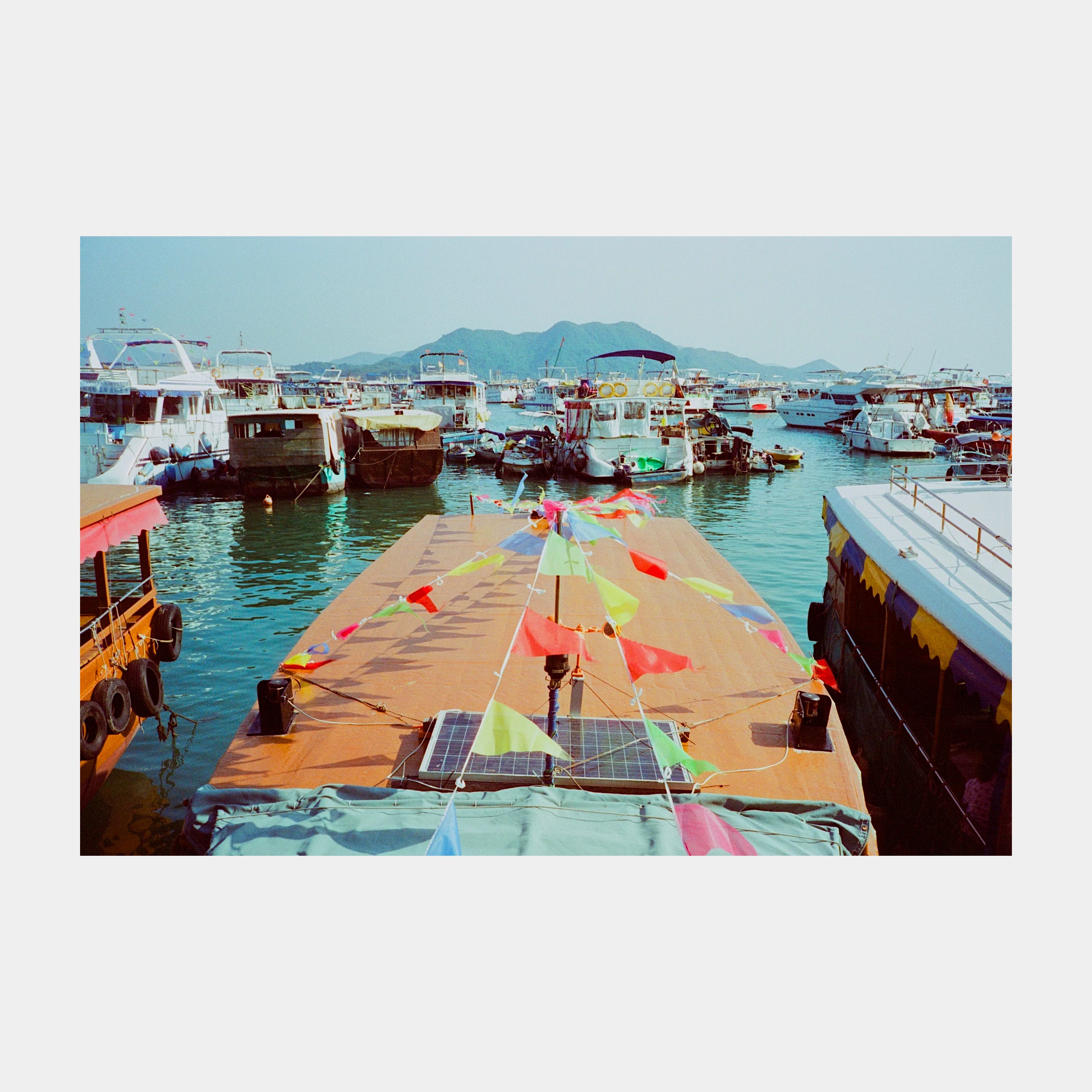 Amber D400 Color Negative Daylight 35mm Film (27 Exposures)