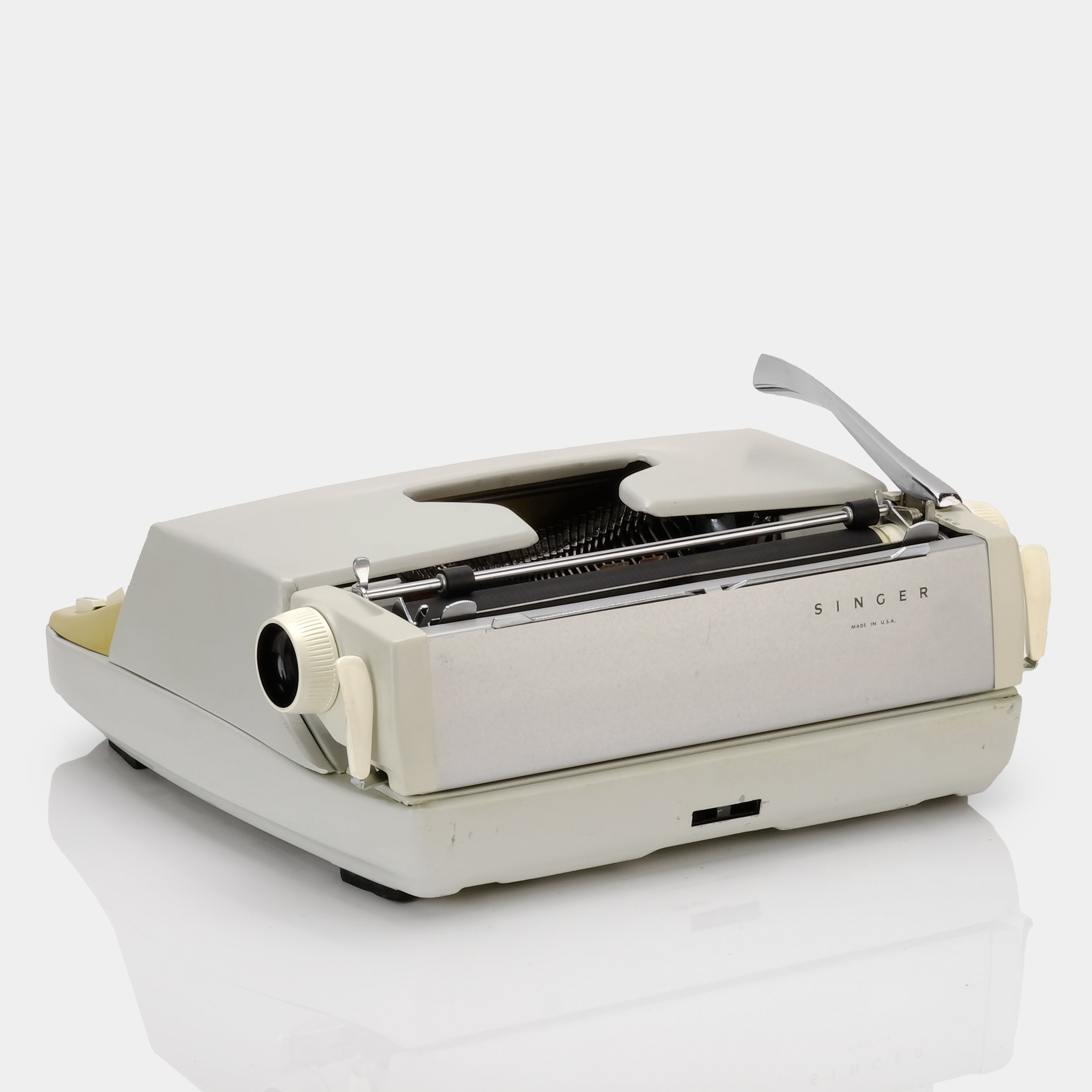 Singer Scholastic Beige Manual Typewriter and Case