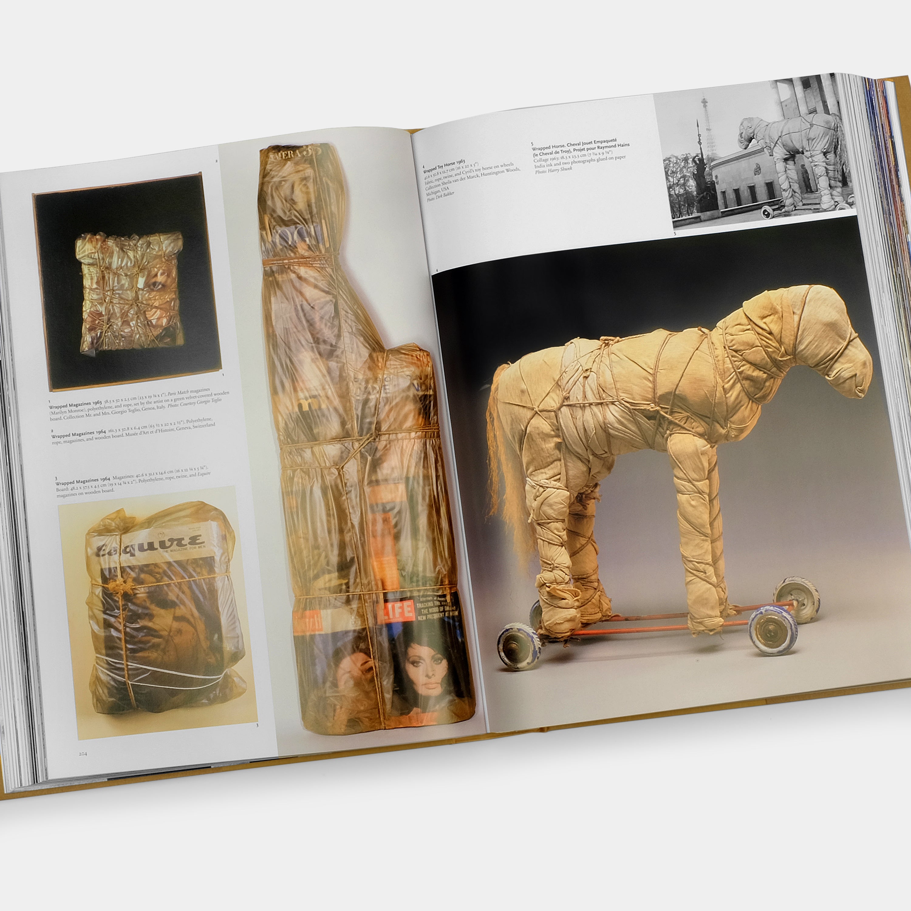 Christo and Jeanne-Claude (Updated Edition) by Paul Goldberger XXL Taschen Book