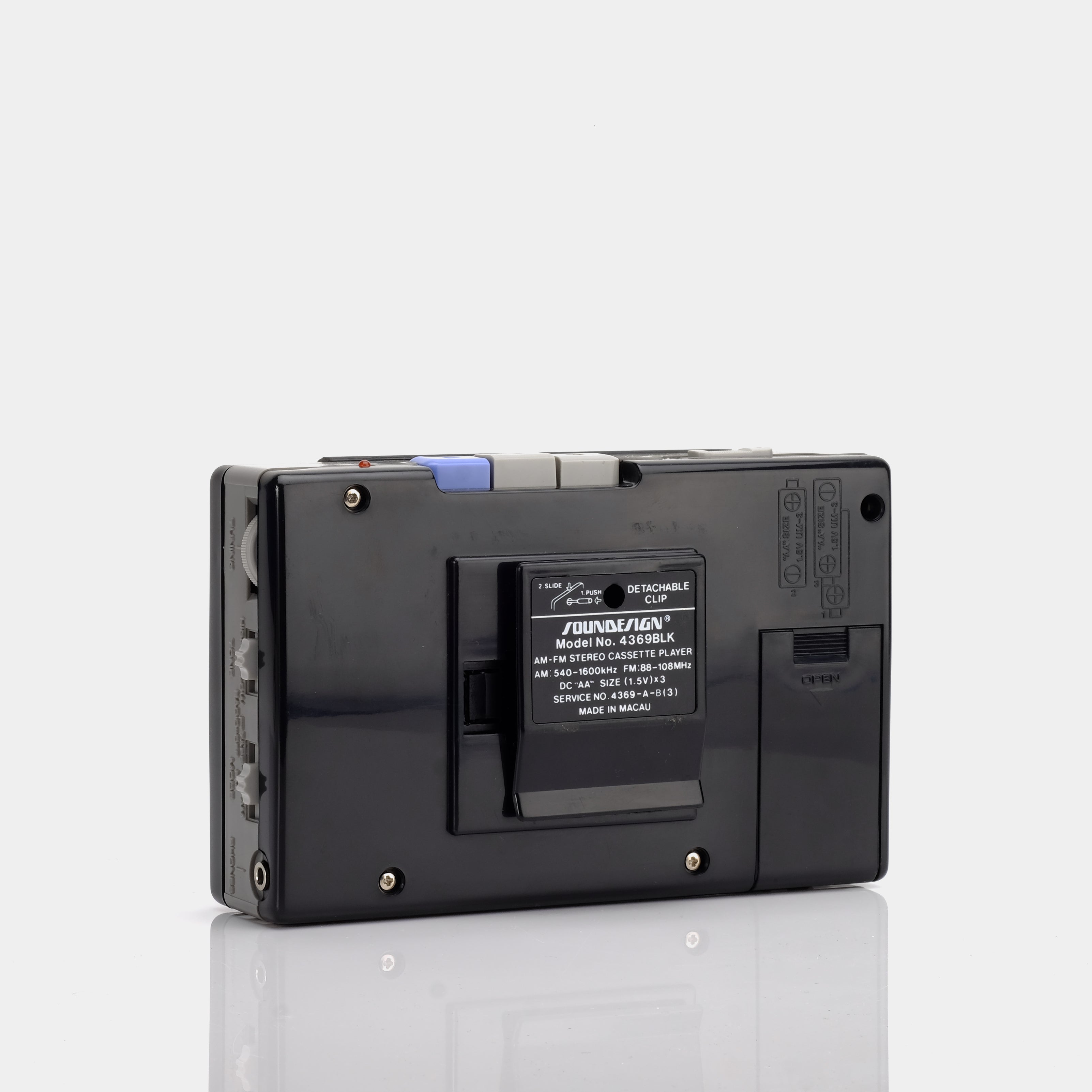 Soundesign Sports 4369BLK AM/FM Portable Cassette Player