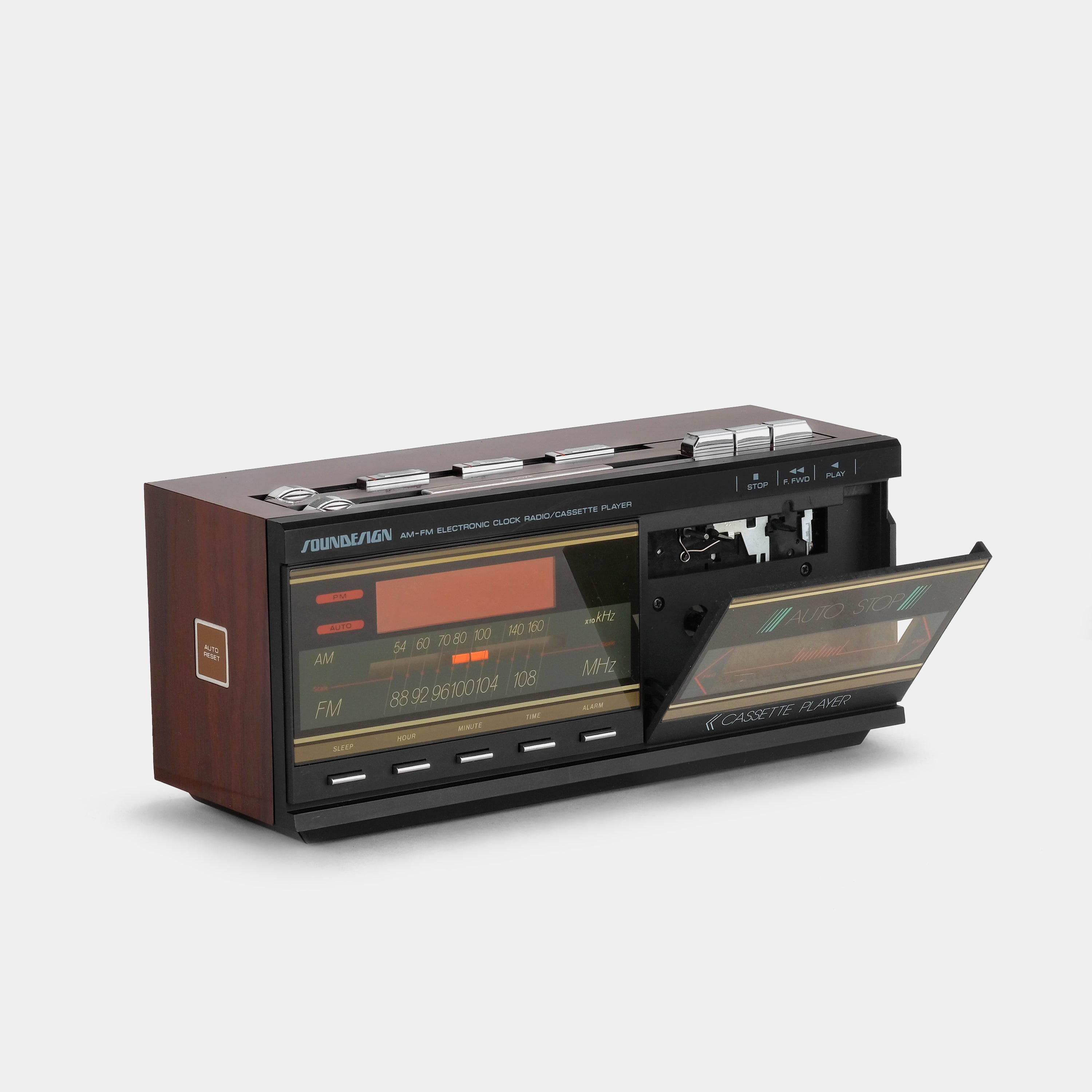 Soundesign 3838 WAL AM/FM Electronic Clock Radio Cassette Player