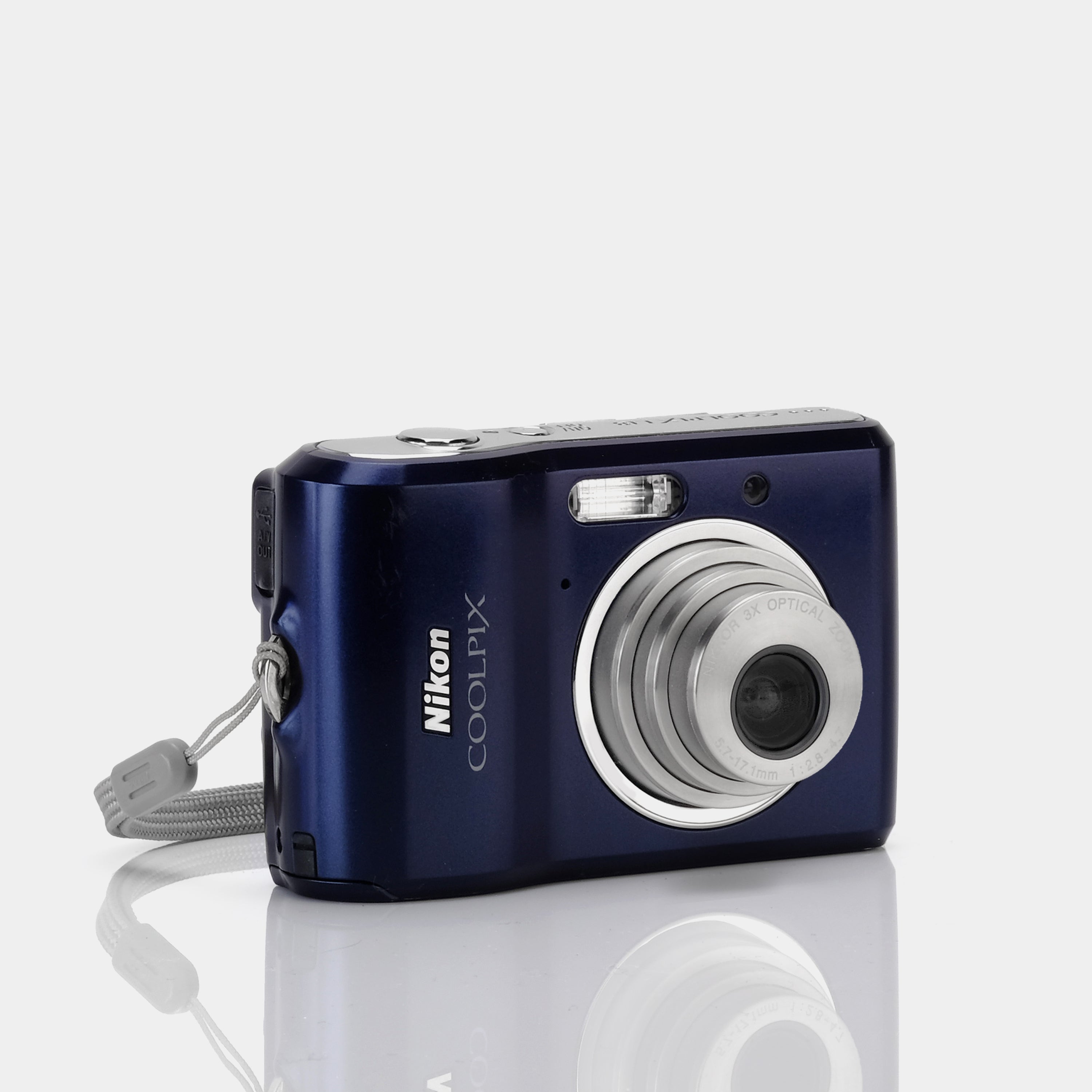 Nikon Coolpix L18 Blue Point and Shoot Digital Camera
