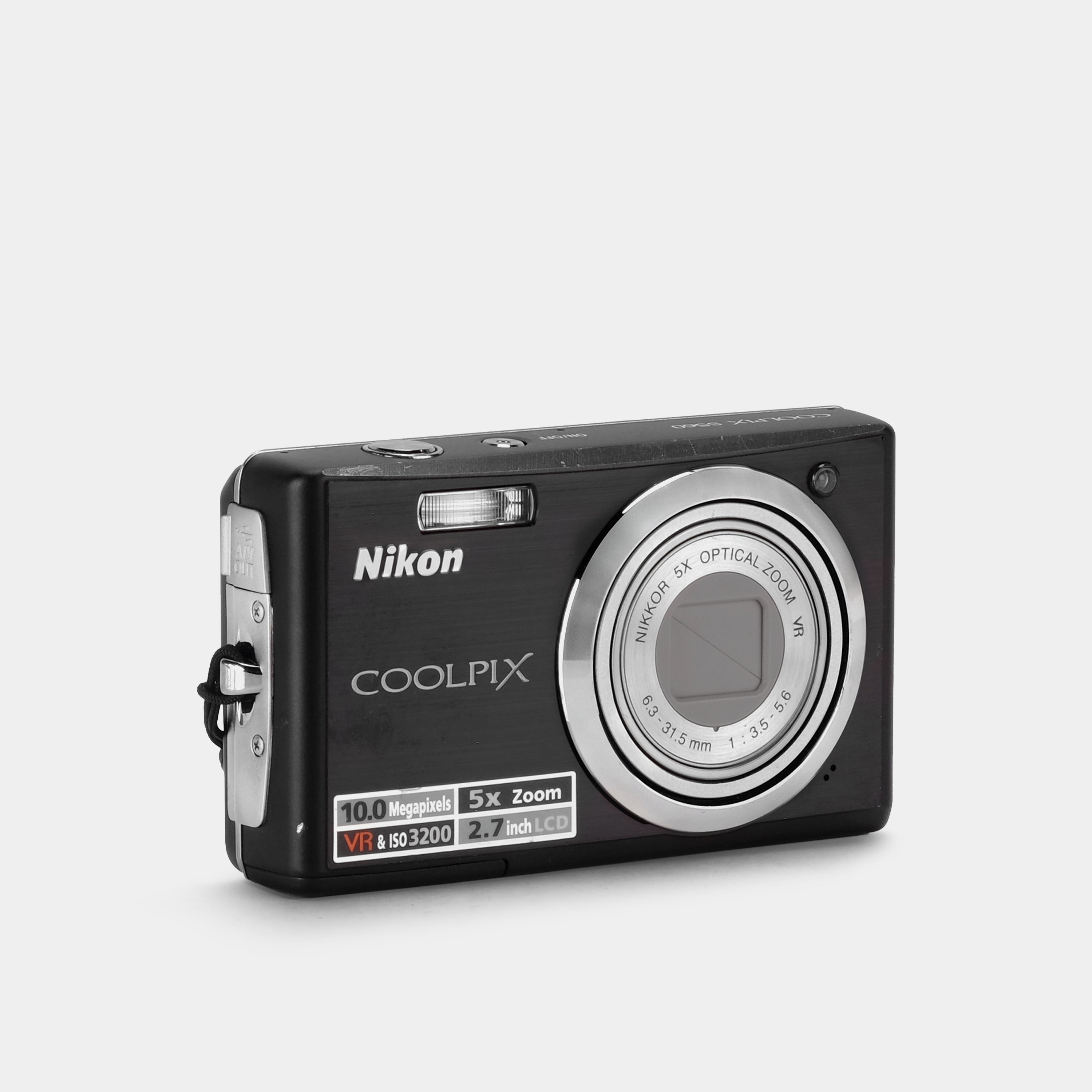 Nikon Coolpix S560 Point and Shoot Digital Camera