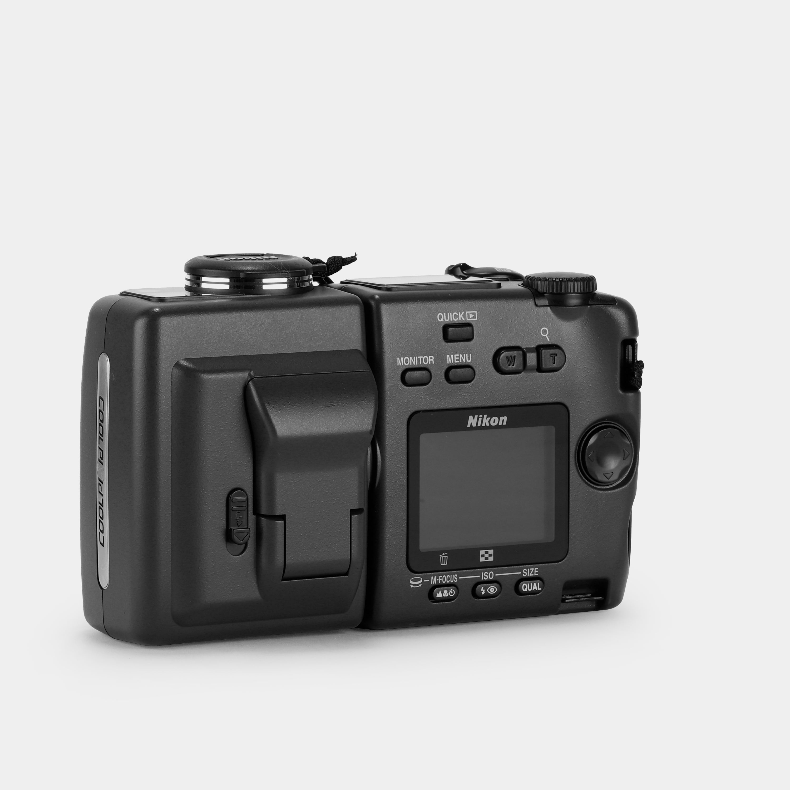 Nikon Coolpix 995 Point and Shoot Digital Camera