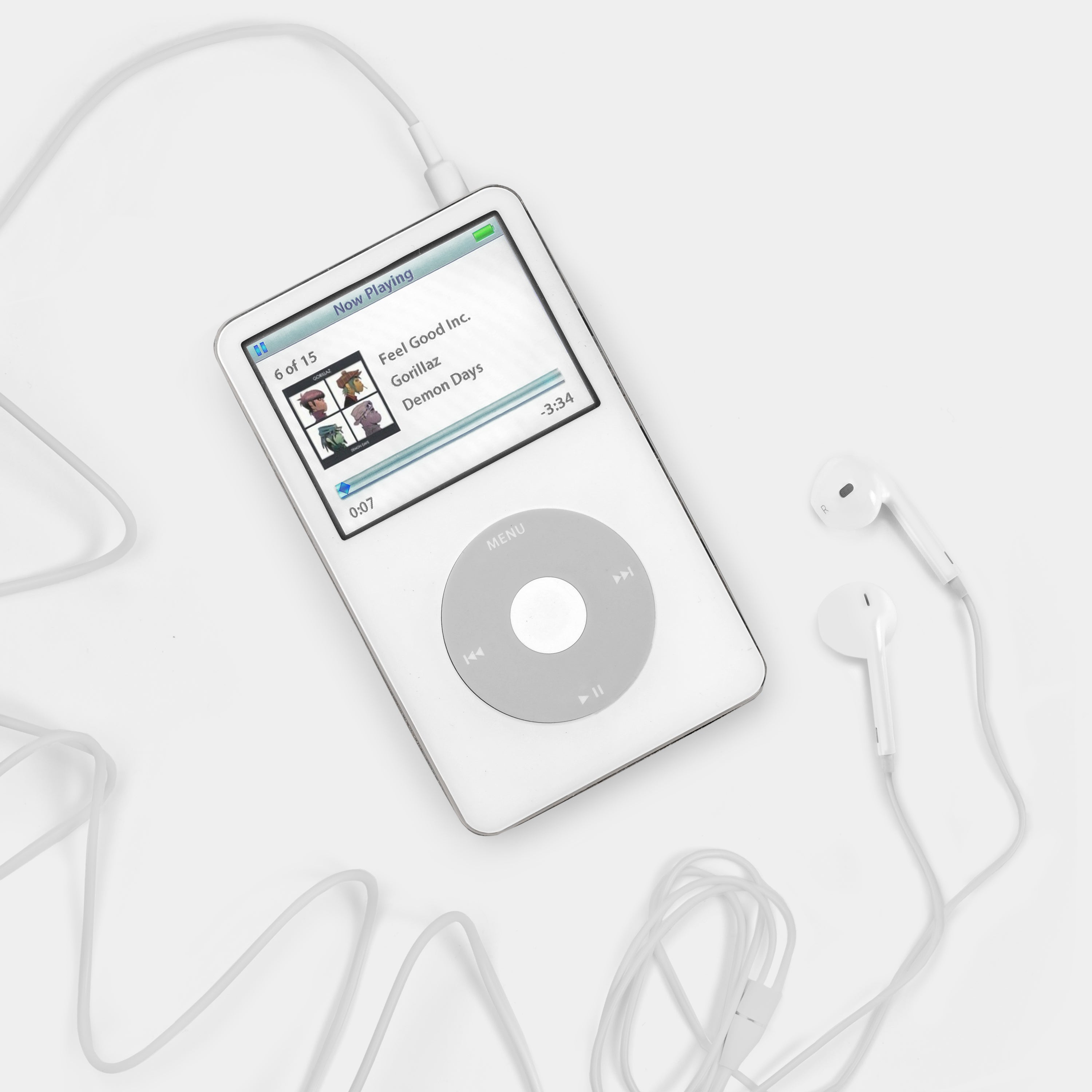 Apple iPod (5th Generation) White MP3 Player