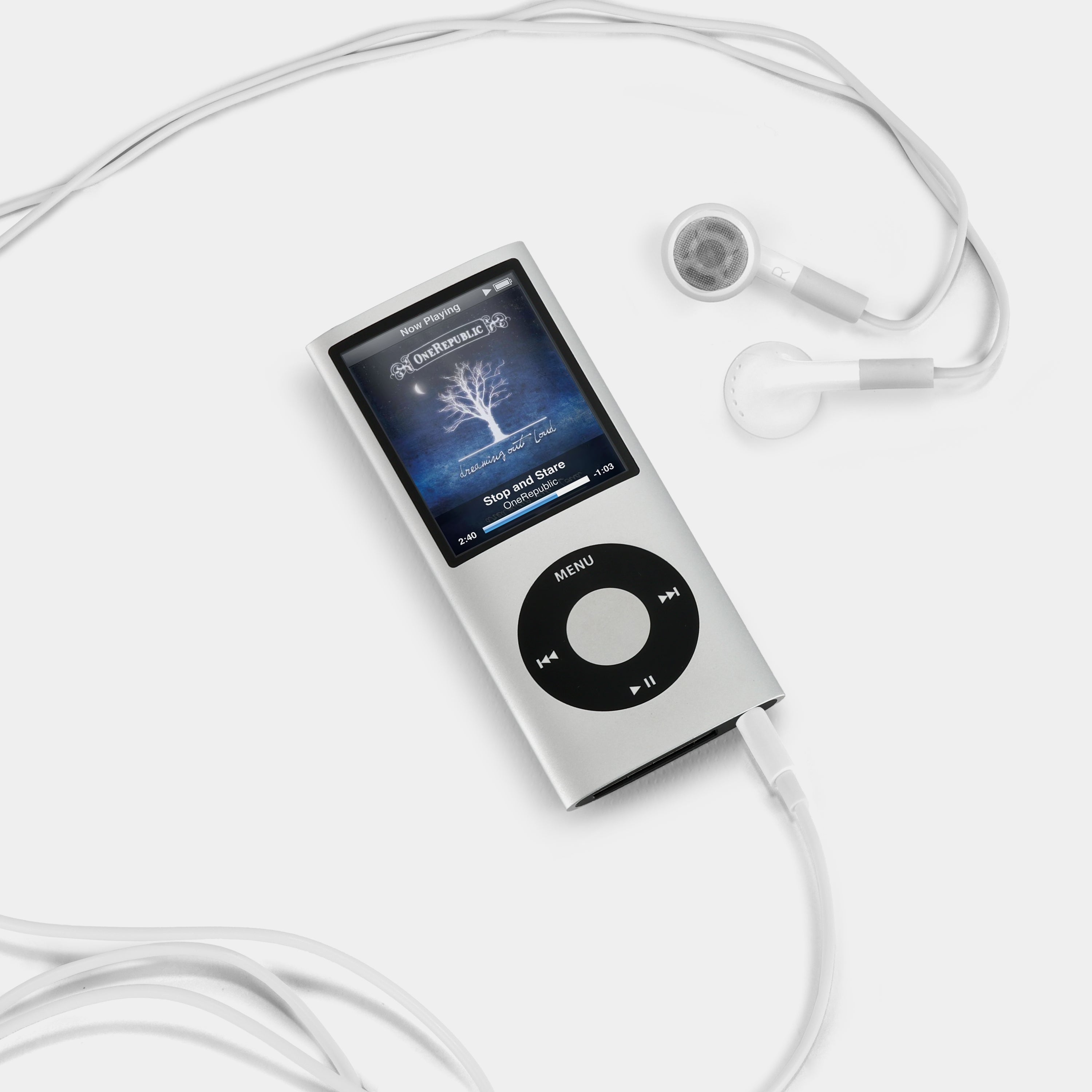 Apple iPod Nano (4th Generation) 8GB MP3 Player – Retrospekt