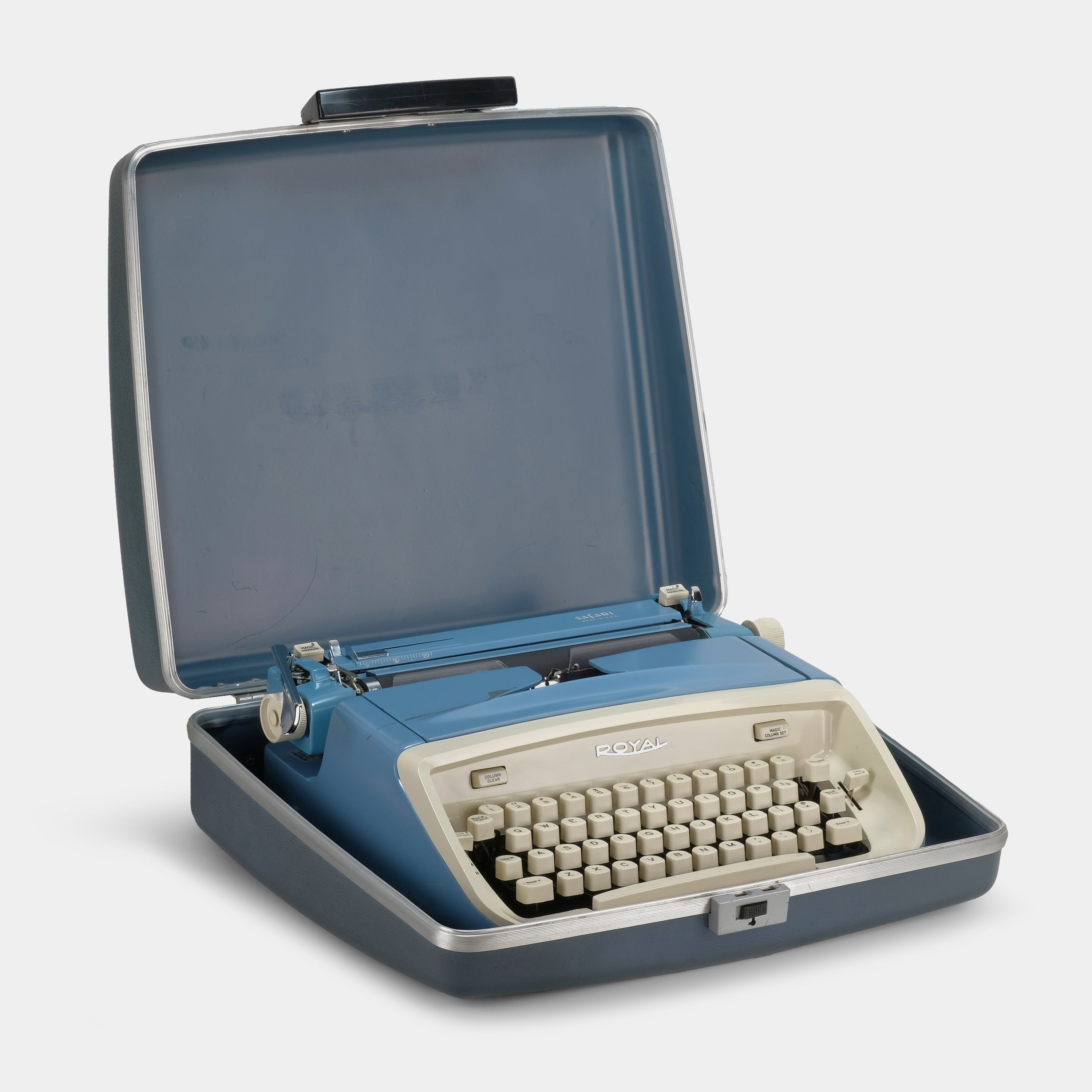 Vintage 1960s manual Royal Safari baby blue store typewriter