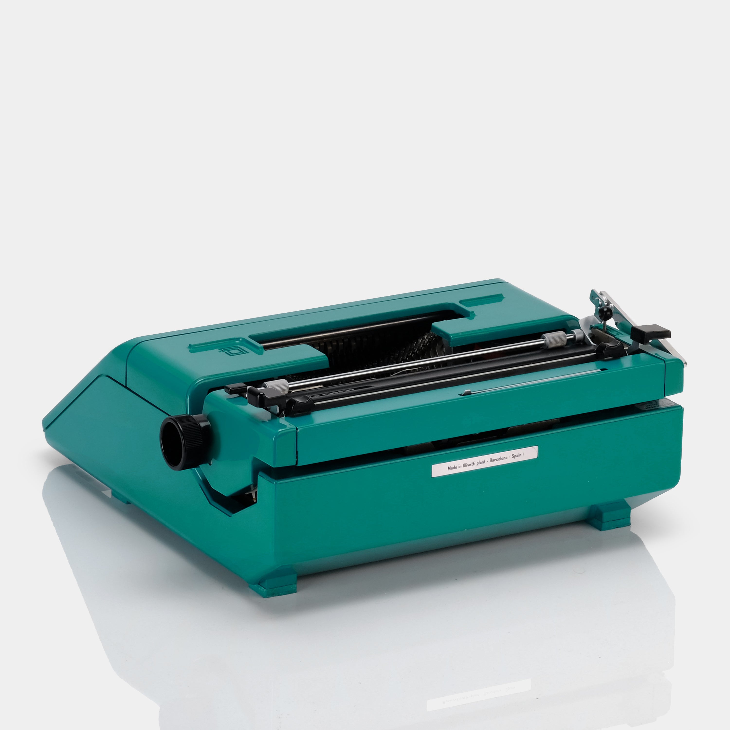 Olivetti Underwood Studio 45 Turquoise Manual Typewriter and Case