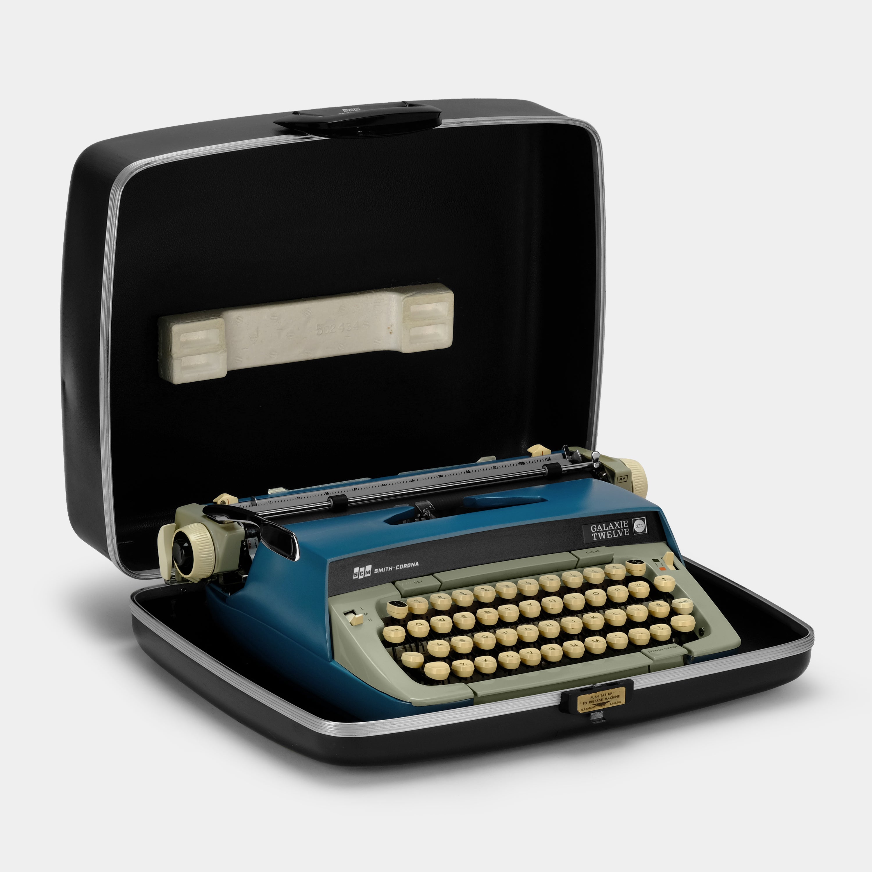 Smith-Corona Galaxie Twelve XII Blue Manual Typewriter and Case