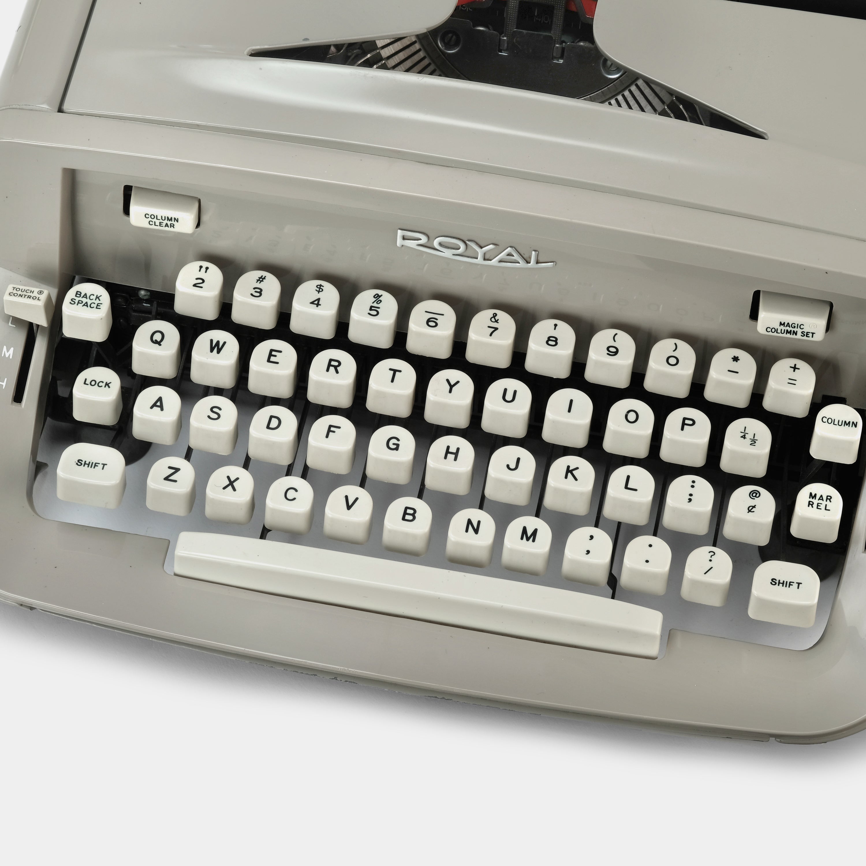 Royal 890 Beige Manual Typewriter