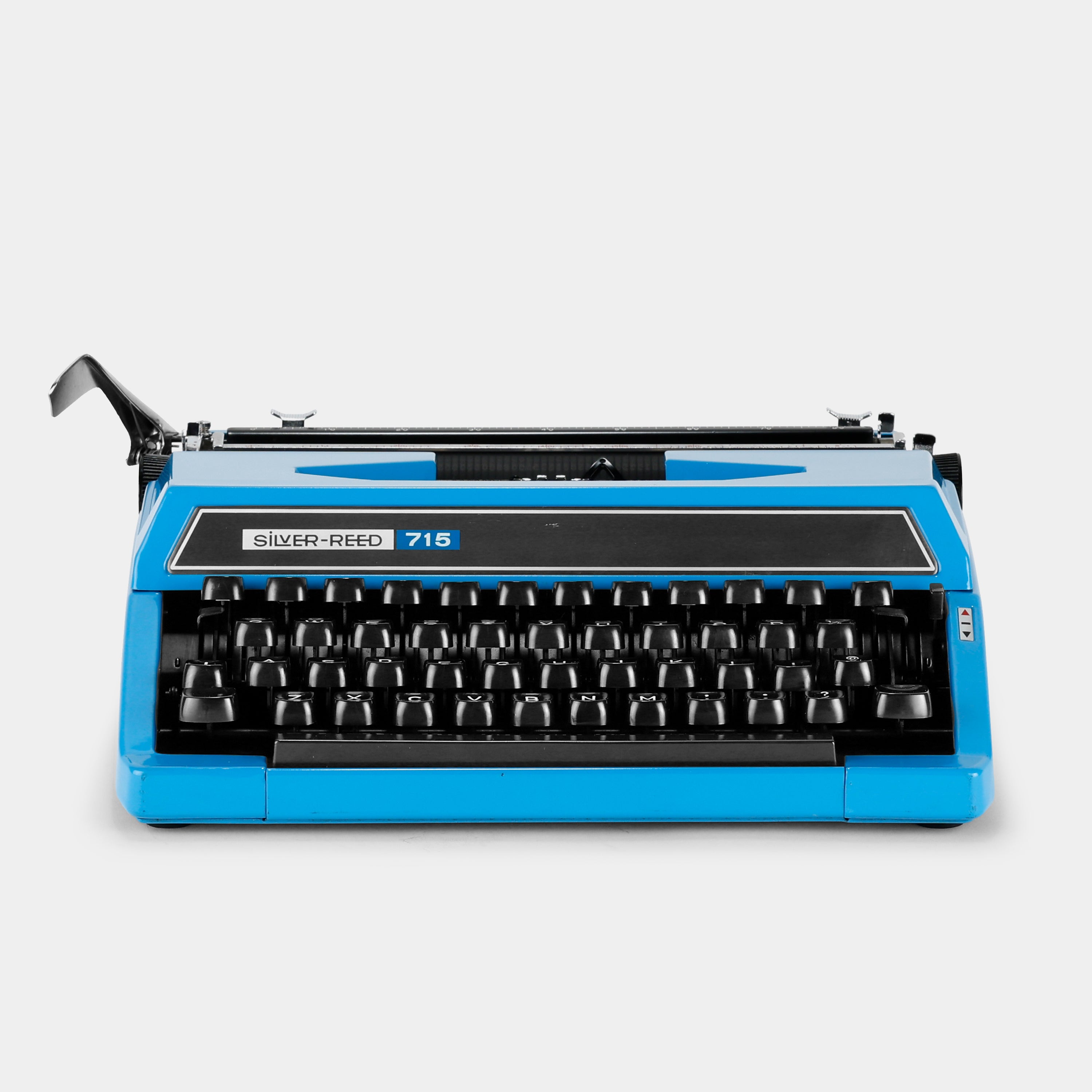 Silver-Reed 715 Blue Manual Typewriter and Case – Retrospekt