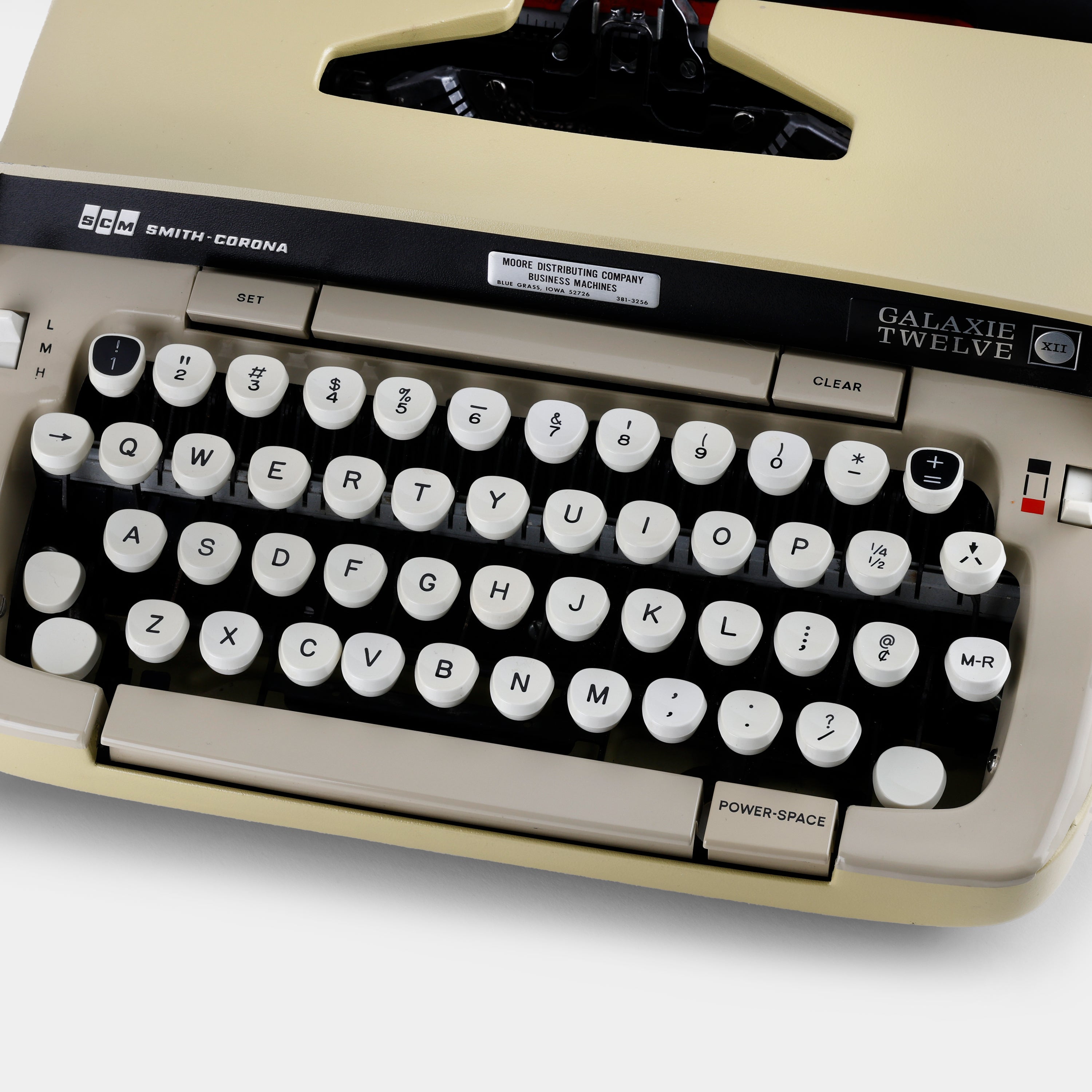 Smith-Corona Galaxie Twelve XII Yellow Manual Typewriter and Case