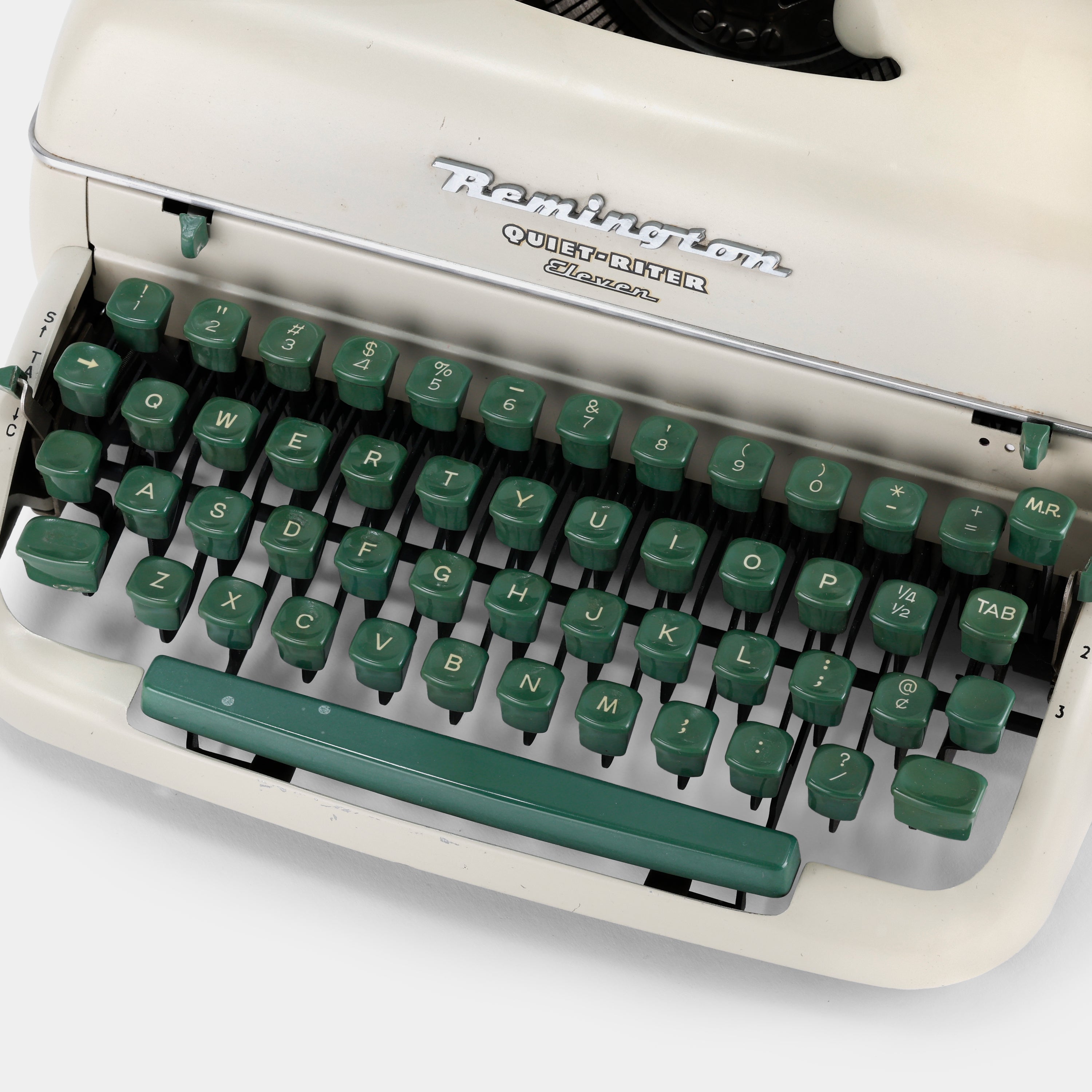 Remington Quiet-Riter 11 Manual Typewriter and Case