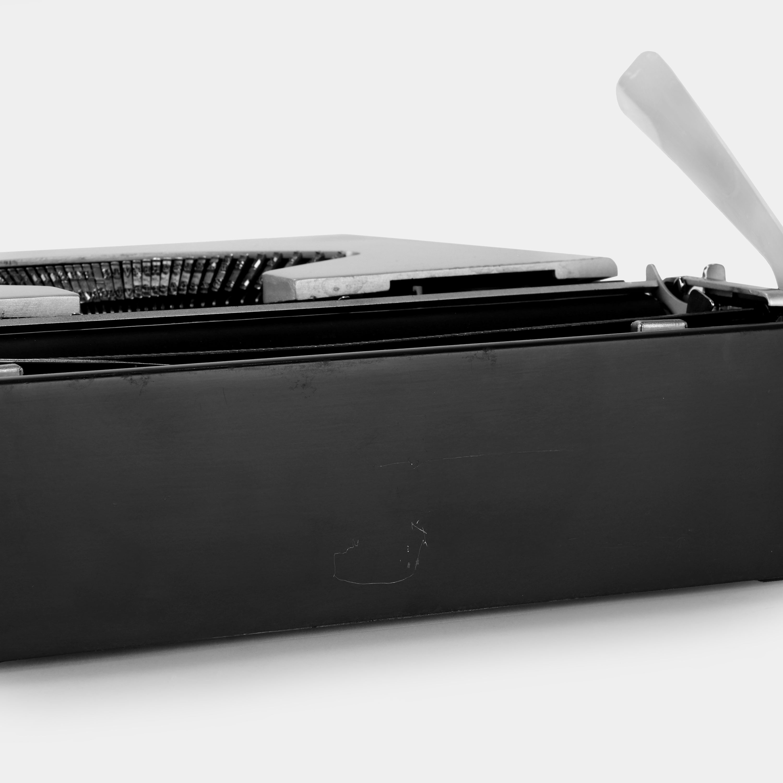 Royal Eldorado Deluxe Manual Typewriter