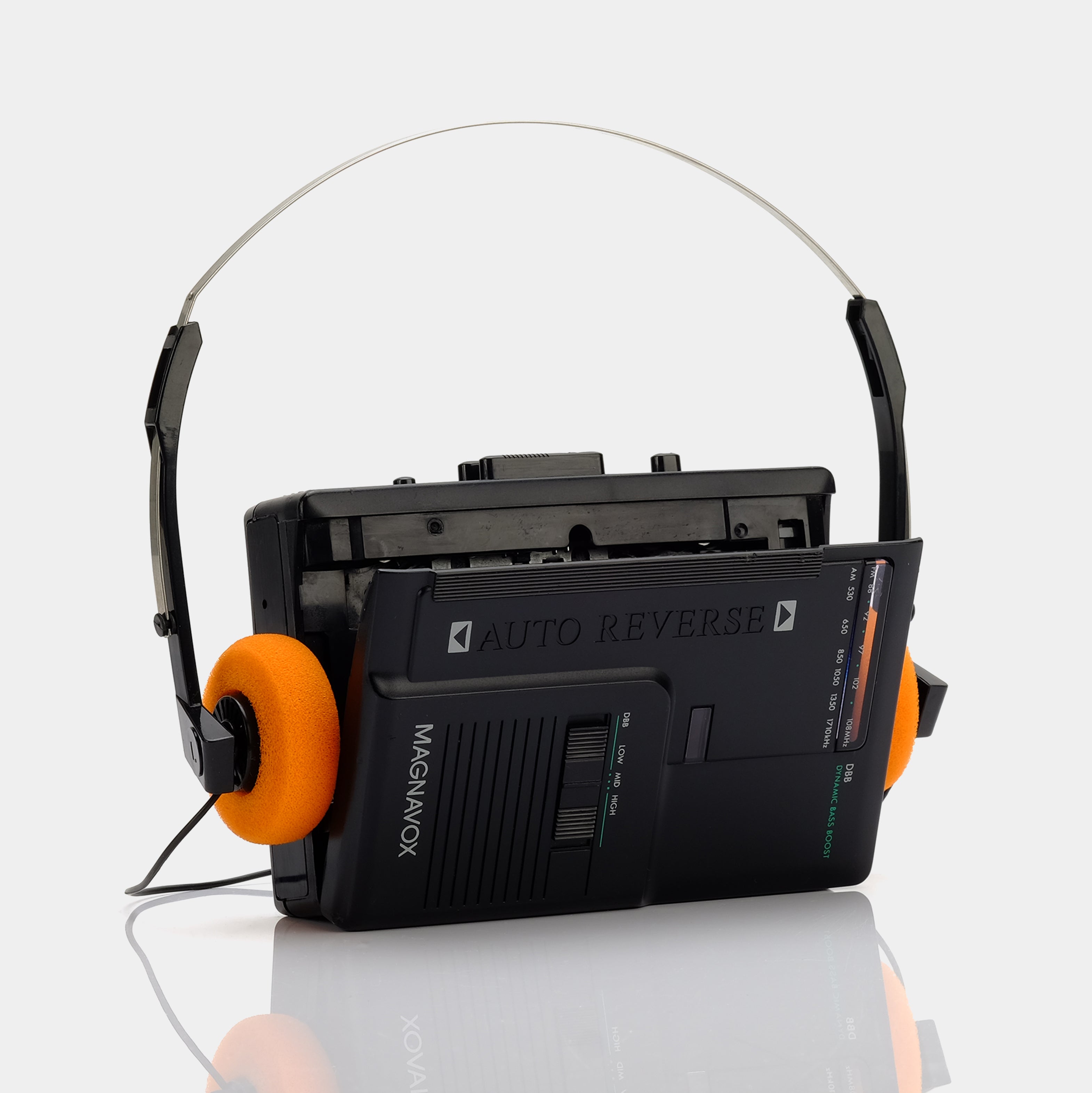 Magnavox Dynamic Bass Boost AM/FM Portable Cassette Player
