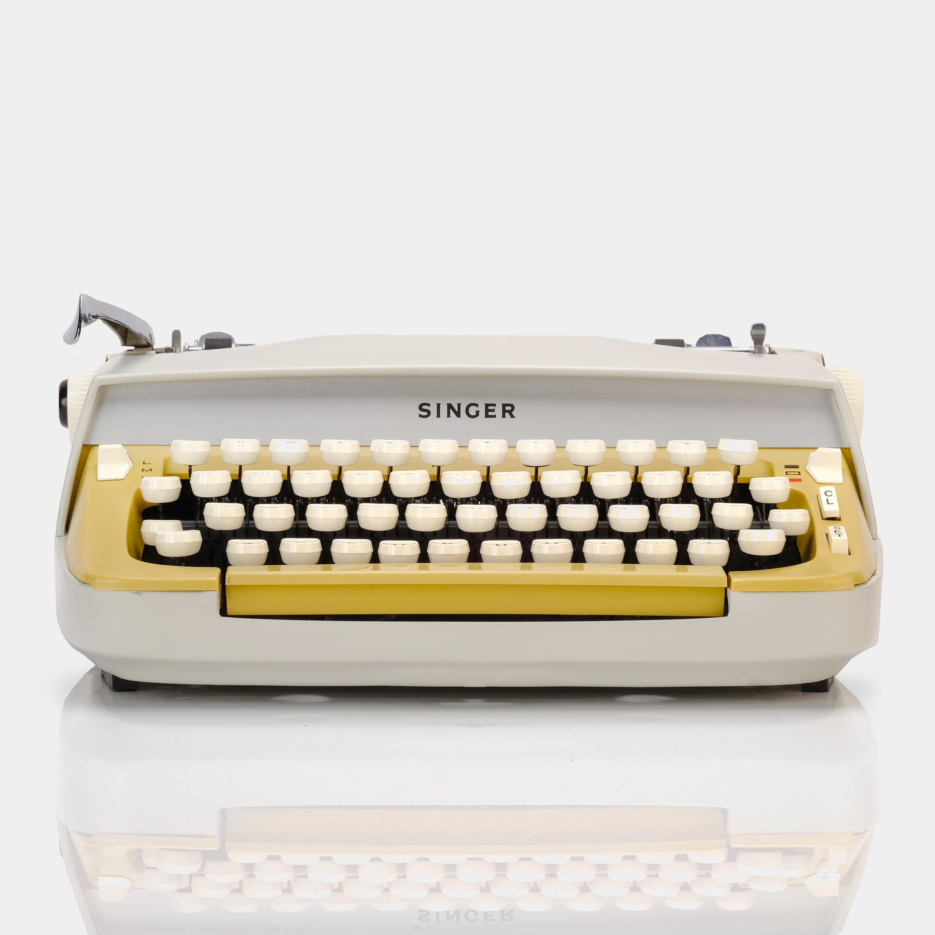 Singer Scholastic Beige Manual Typewriter and Case