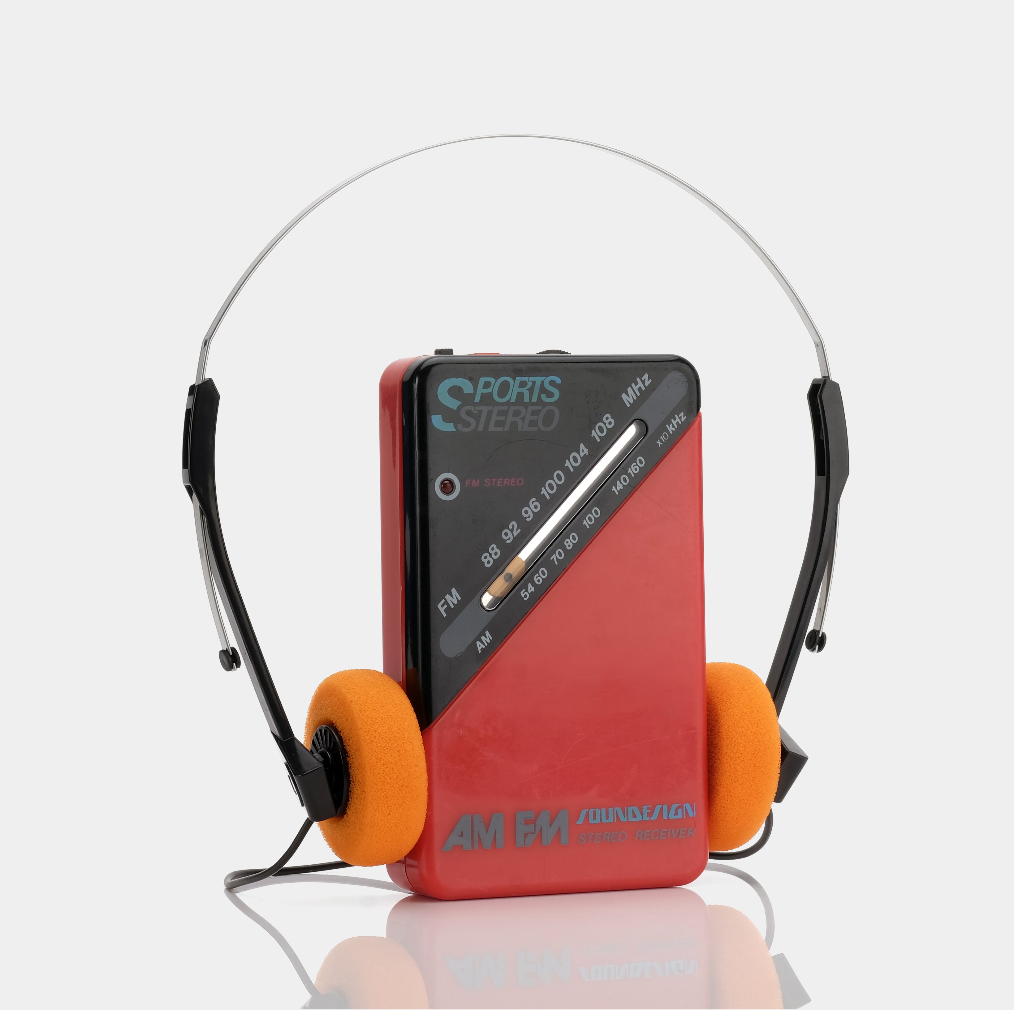 Soundesign Sports 2003RED AM/FM Portable Radio