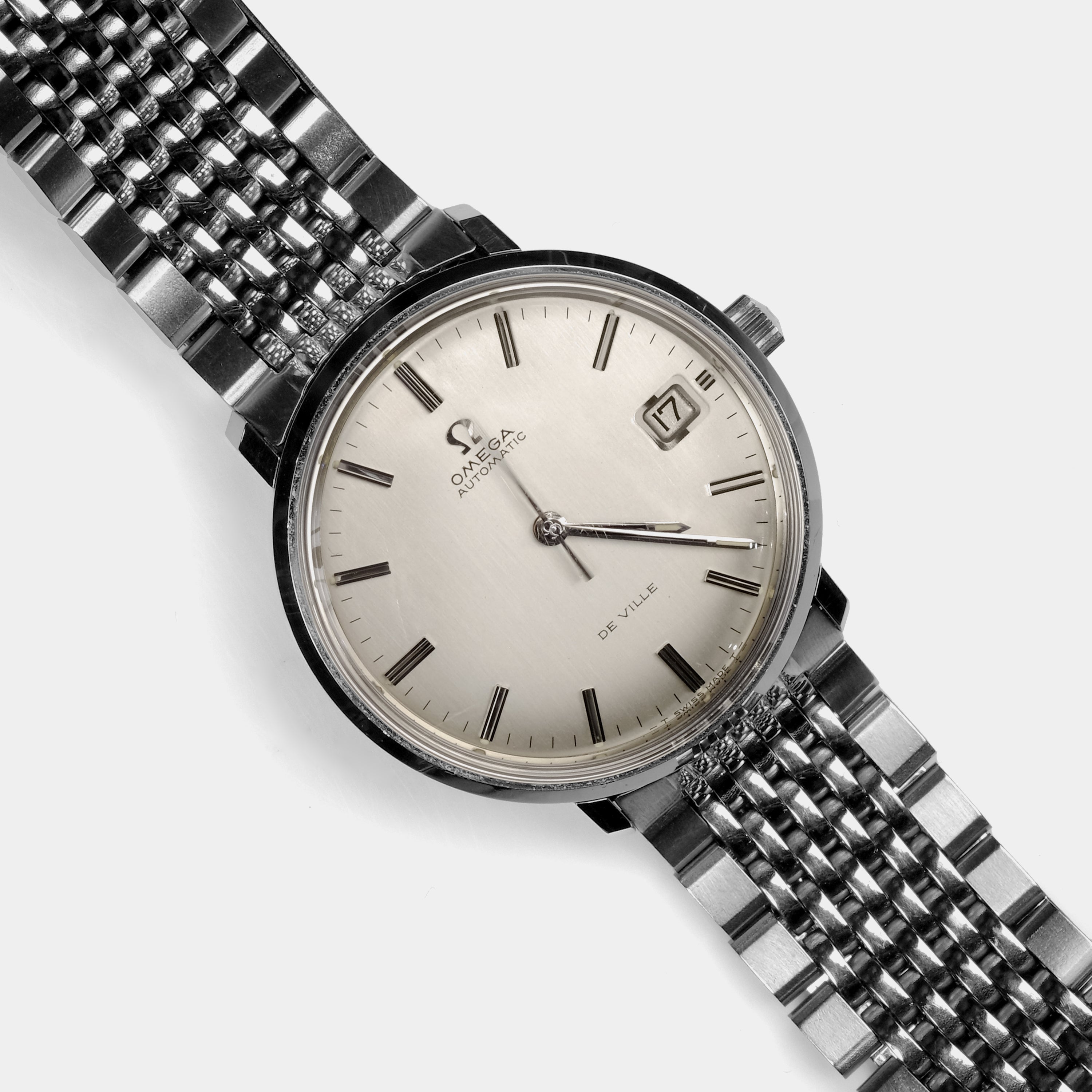 Omega De Ville Automatic Ref. 166.033 Silver Dial w/ Calendar Circa 1970 Wristwatch
