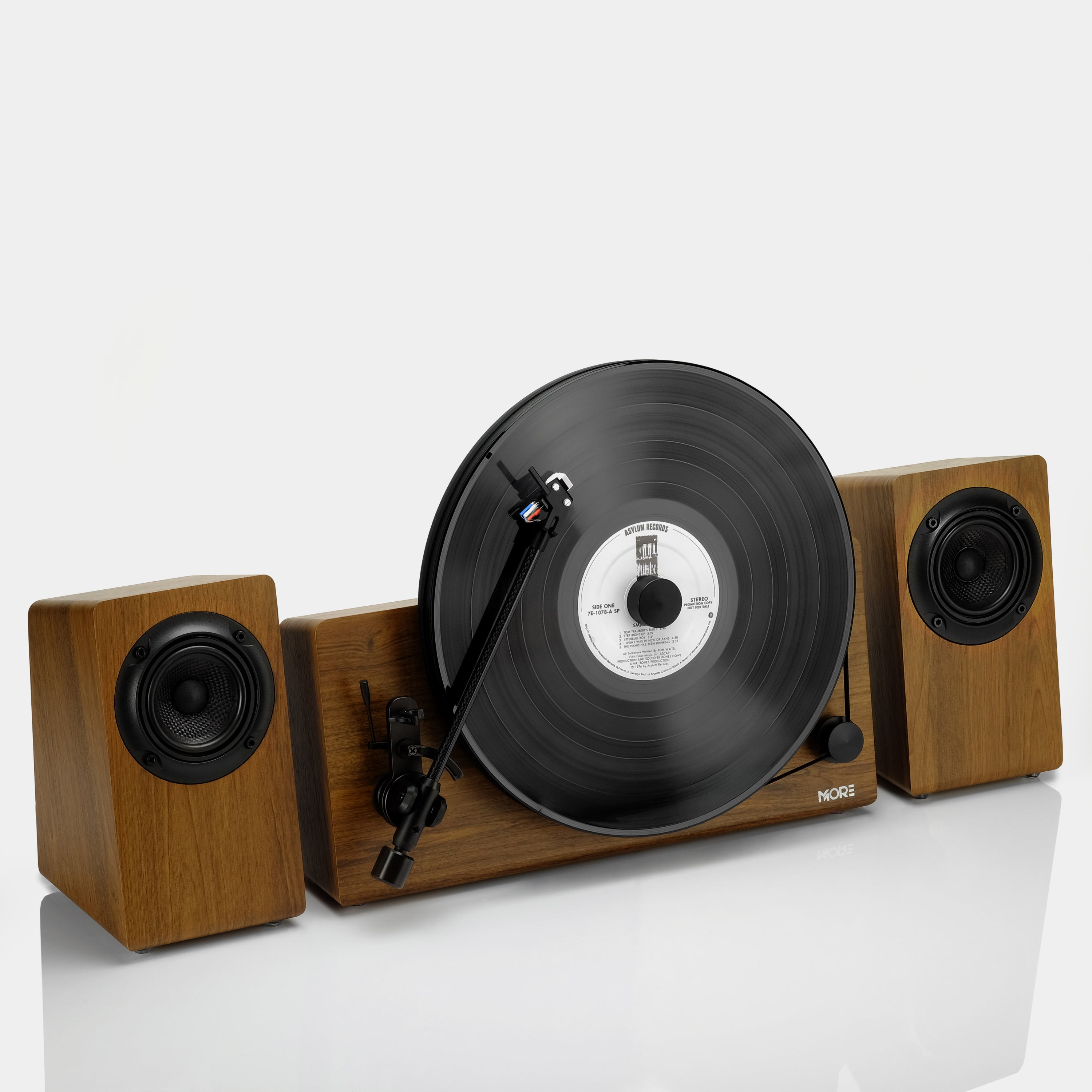 MORE Vertical Play Station Walnut Turntable
