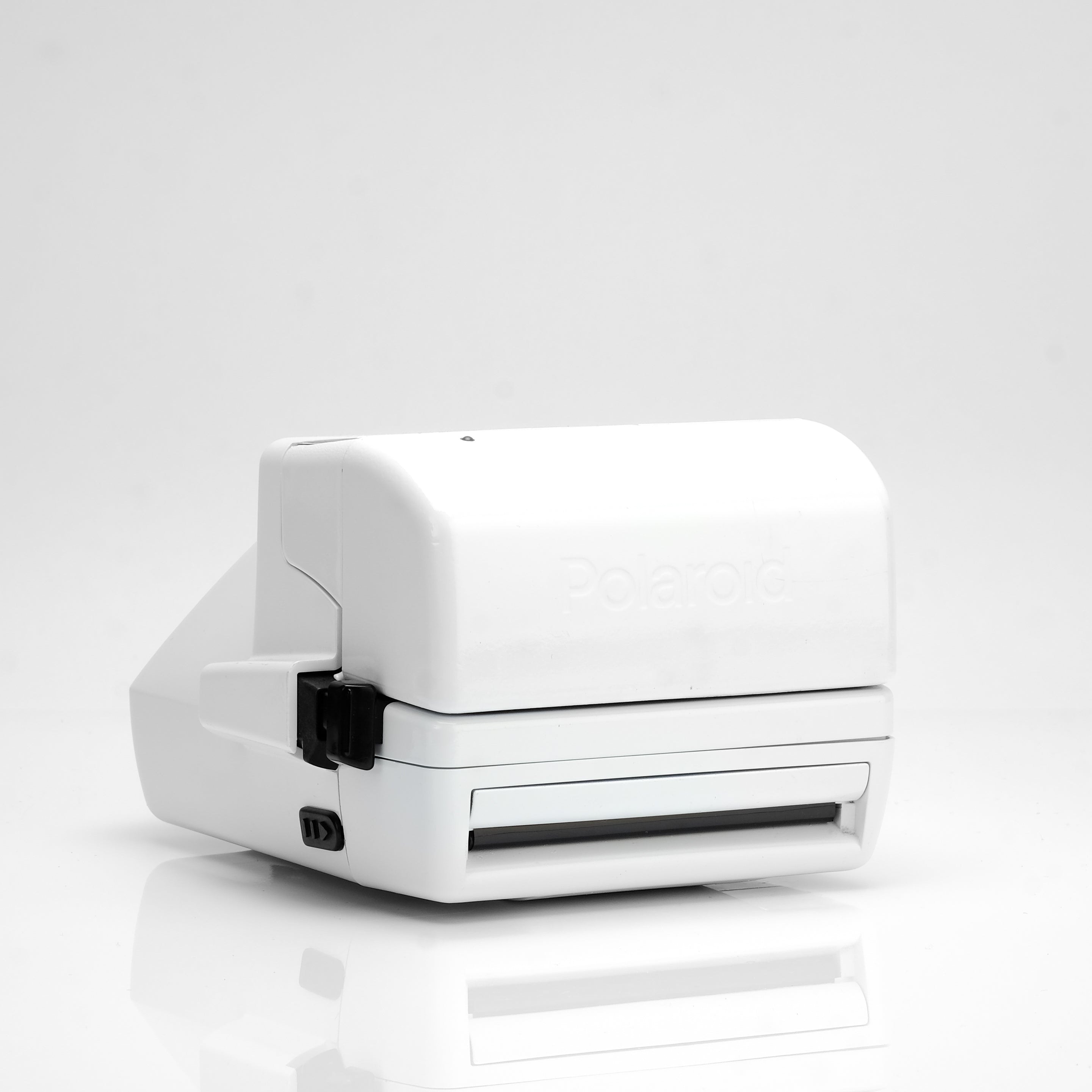 Polaroid 600 Autofocus White Instant Film Camera